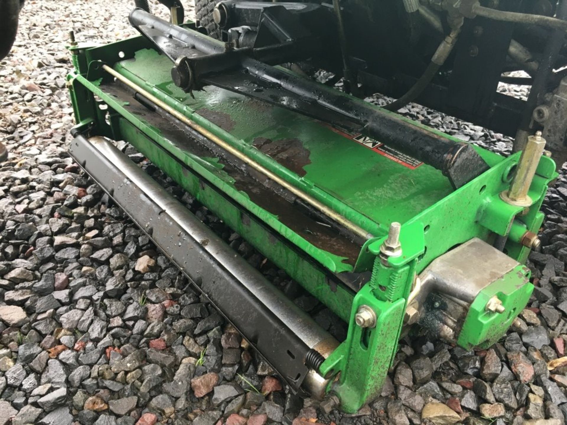 2000 John Deere 2653A Greens Mower - Image 11 of 23