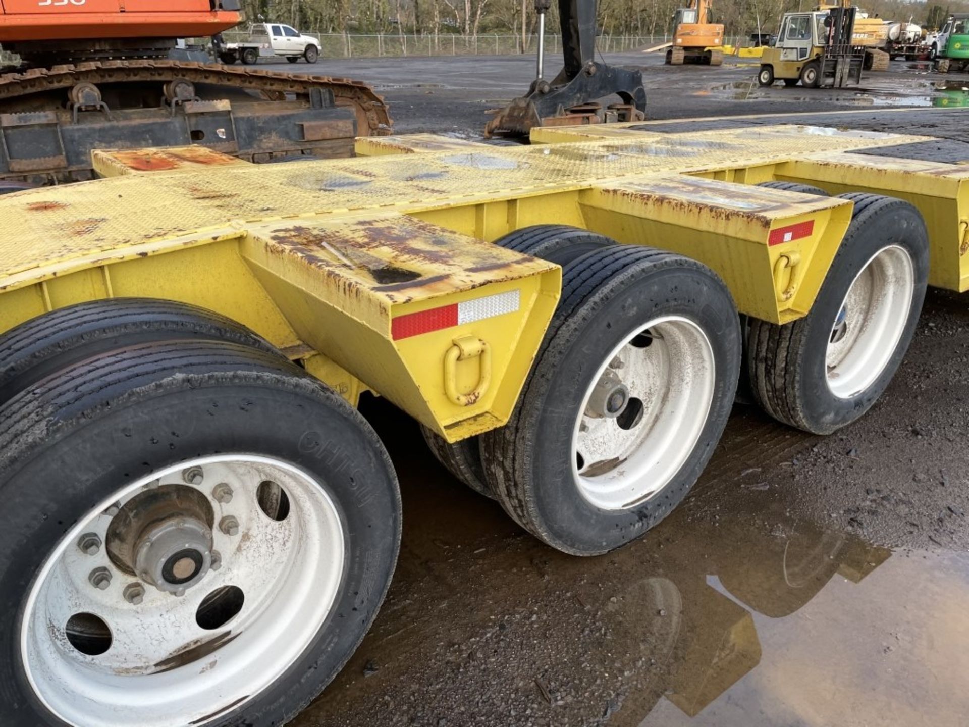 1985 Trail-Eze FG4048M3 Tri-Axle Lowboy Trailer - Image 10 of 14