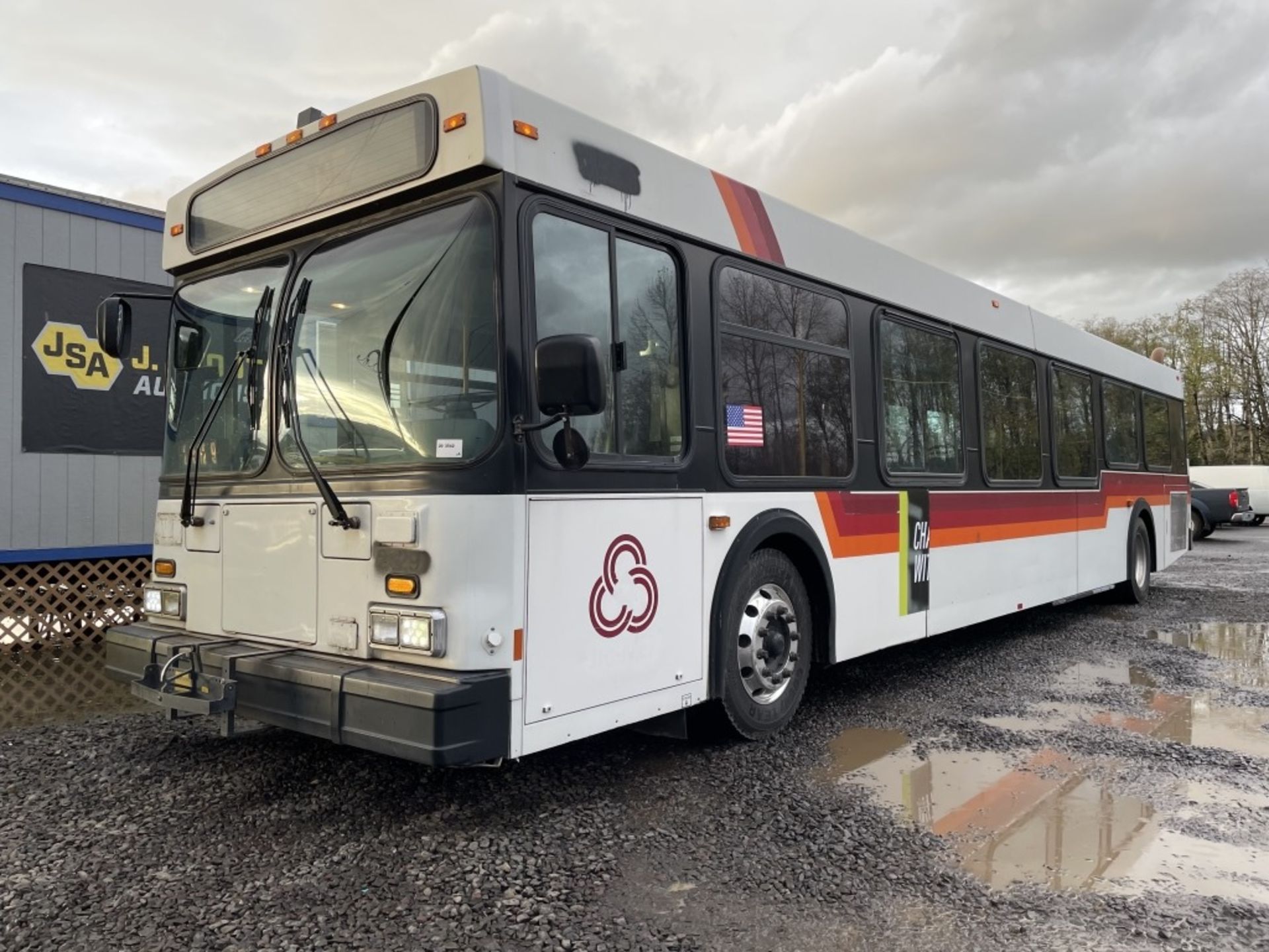 2000 New Flyer D40LF Transit Bus