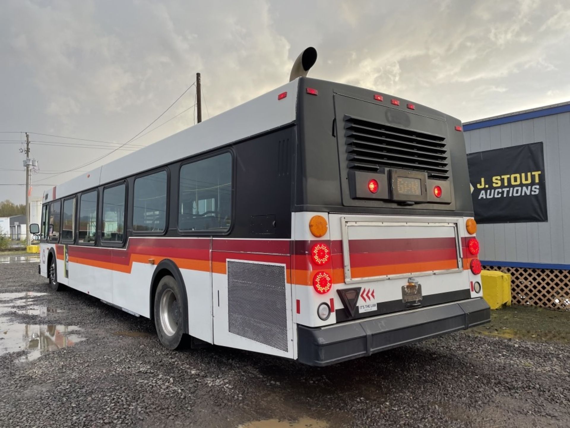 2000 New Flyer D40LF Transit Bus - Image 4 of 23