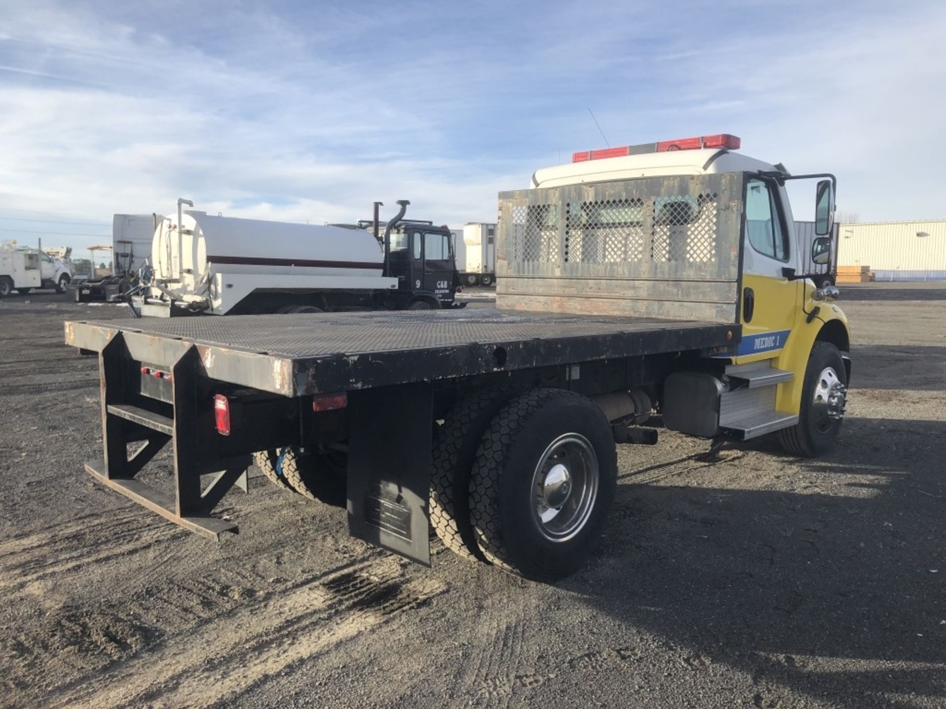 2004 Freightliner M2106 S/A Flatbed Truck - Image 4 of 25