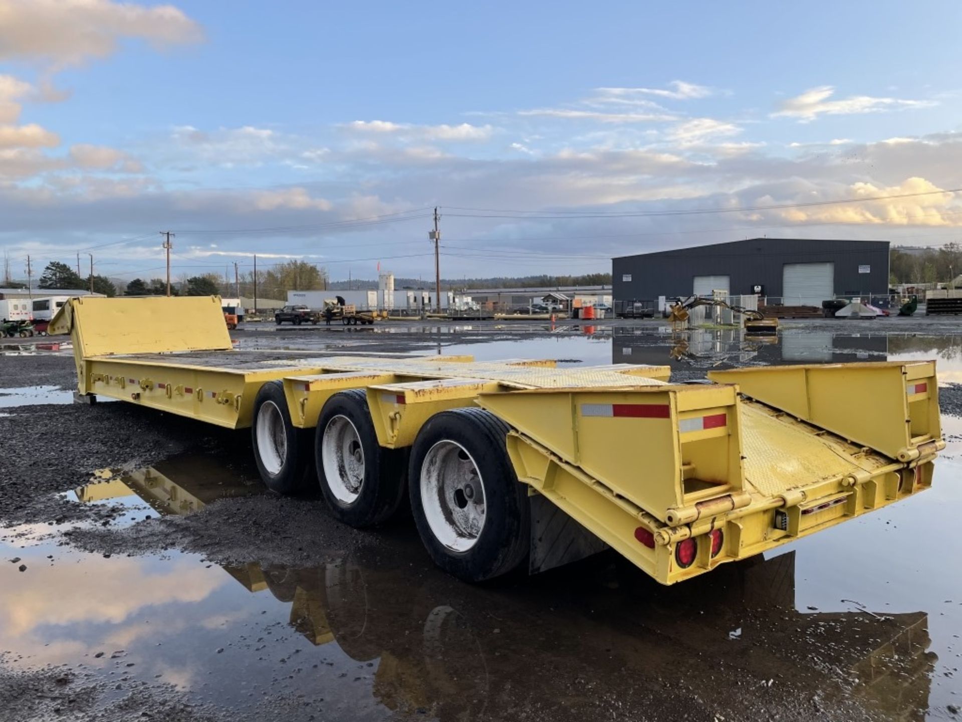 1985 Trail-Eze FG4048M3 Tri-Axle Lowboy Trailer - Image 4 of 14