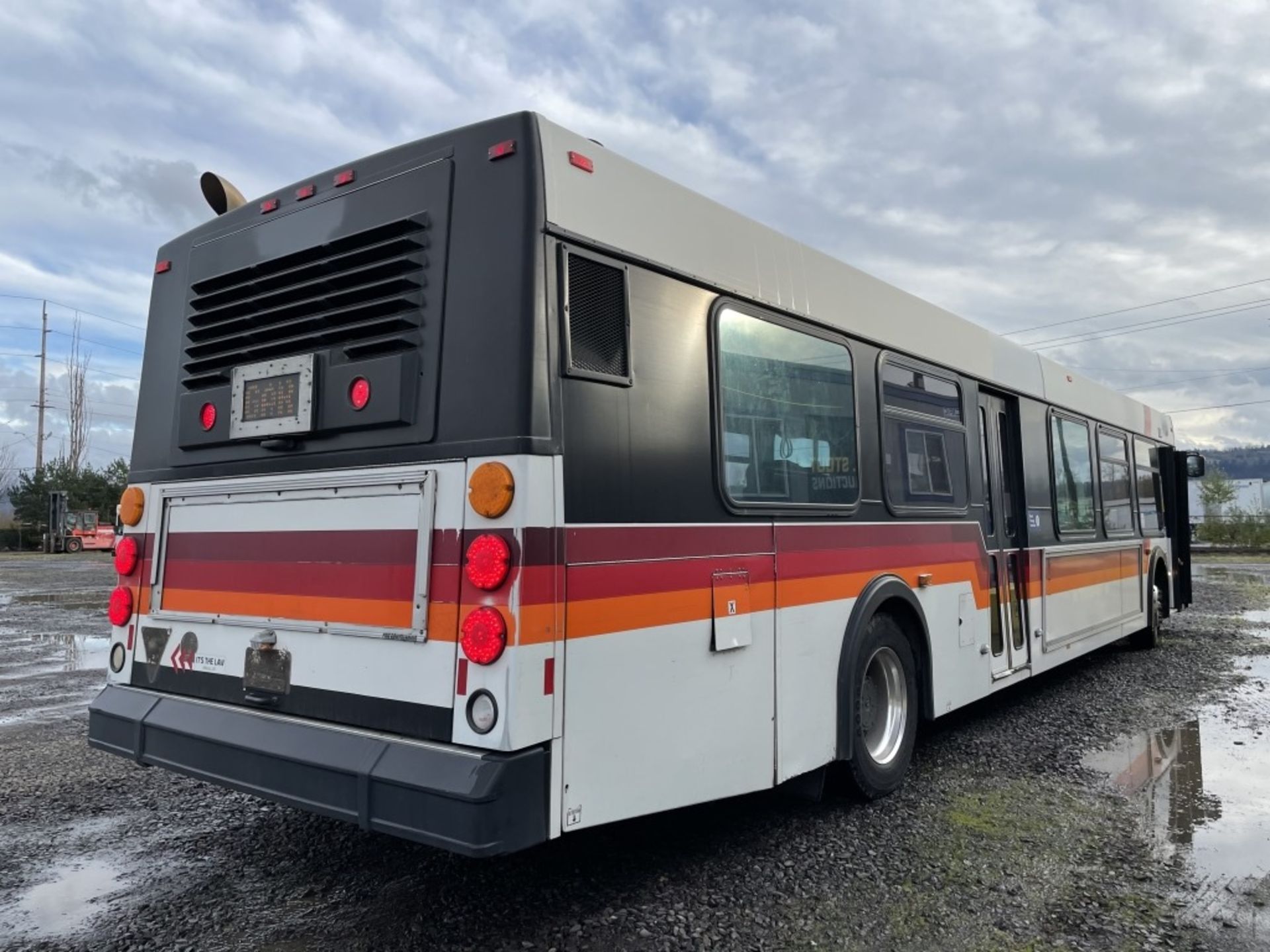 2000 New Flyer D40LF Transit Bus - Image 3 of 24