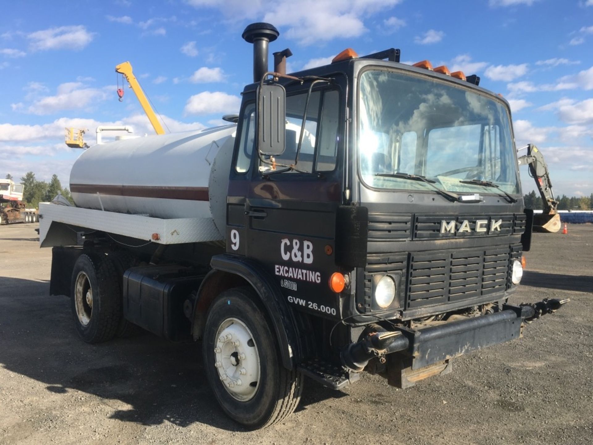 1981 Mack 300 S/A Water Truck - Image 4 of 25