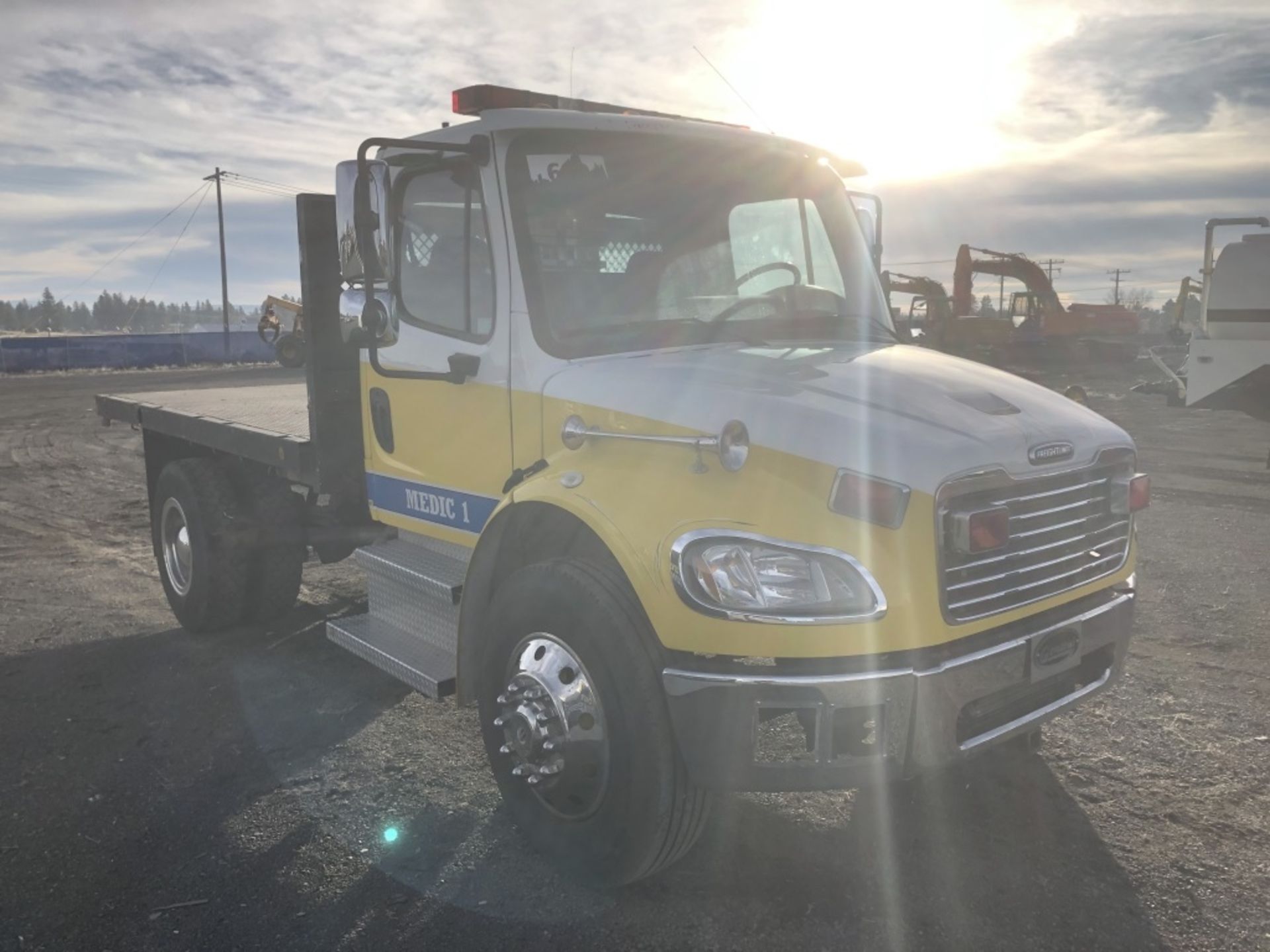 2004 Freightliner M2106 S/A Flatbed Truck - Image 3 of 25