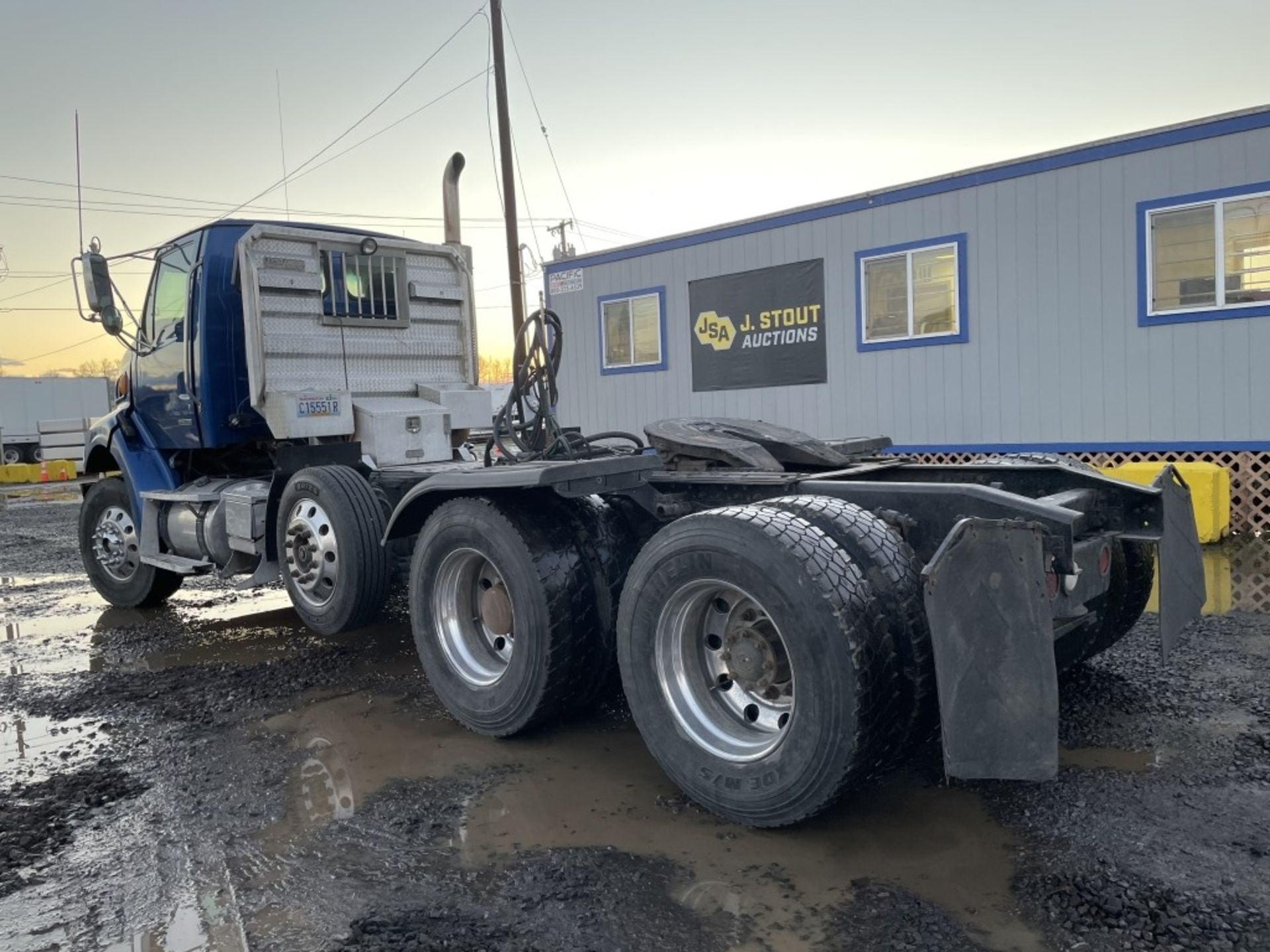 2007 Sterling Tri-Axle Truck Tractor - Image 4 of 28