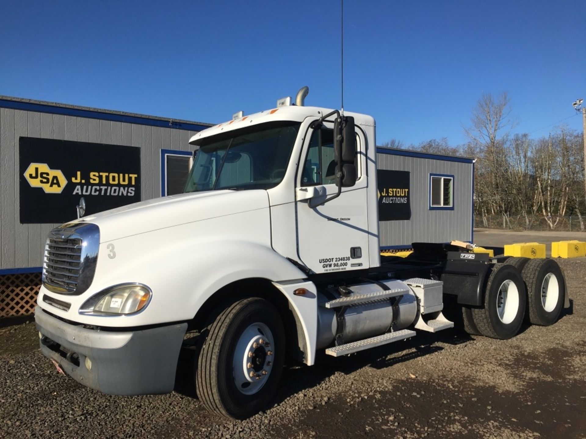 2004 Freightliner Columbia T/A Truck Tractor