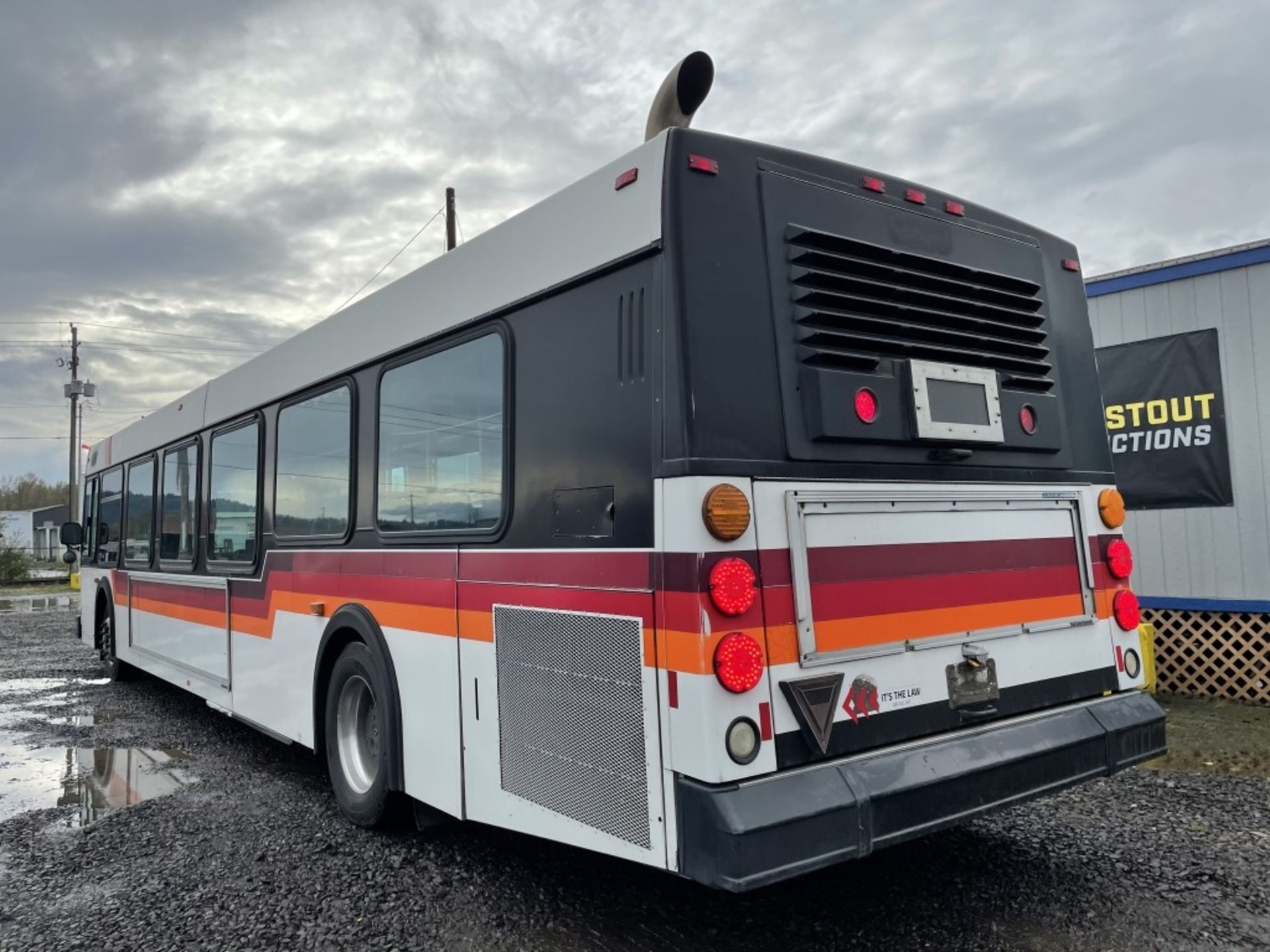 2000 New Flyer D40LF Transit Bus - Image 4 of 23