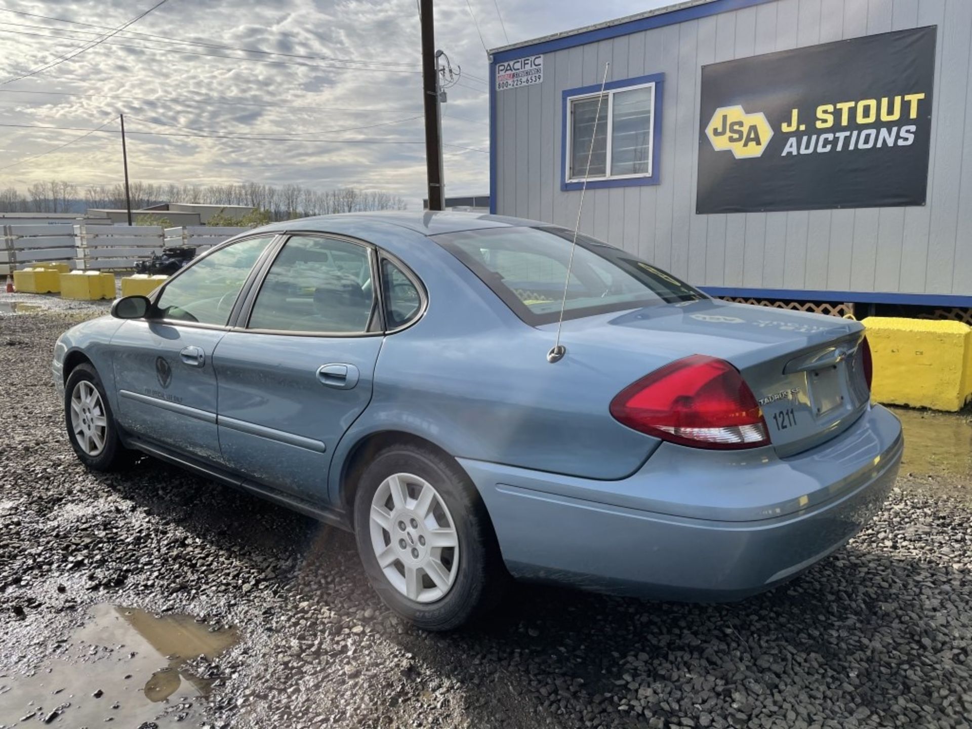 2006 Ford Taurus Sedan - Image 4 of 16