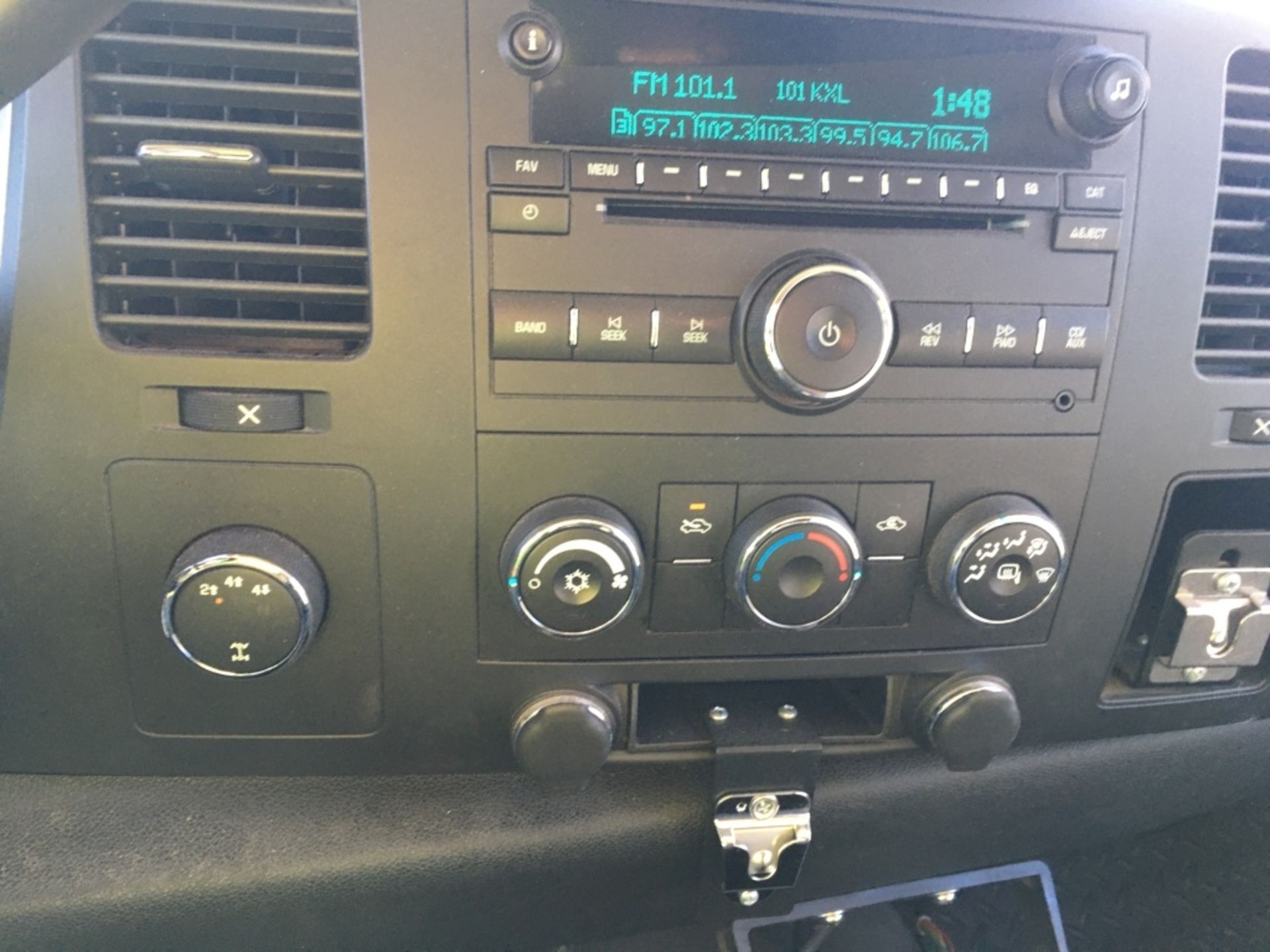 2009 Chevrolet Silverado 4x4 Extra Cab Pickup - Image 15 of 17