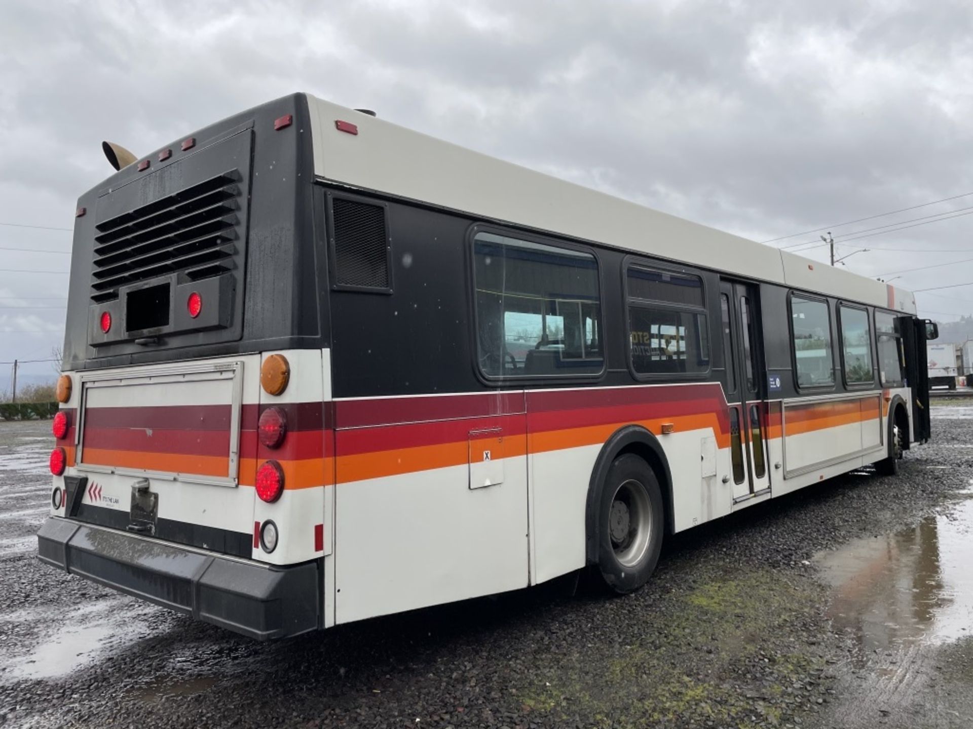 2000 New Flyer D40LF Transit Bus - Image 3 of 25
