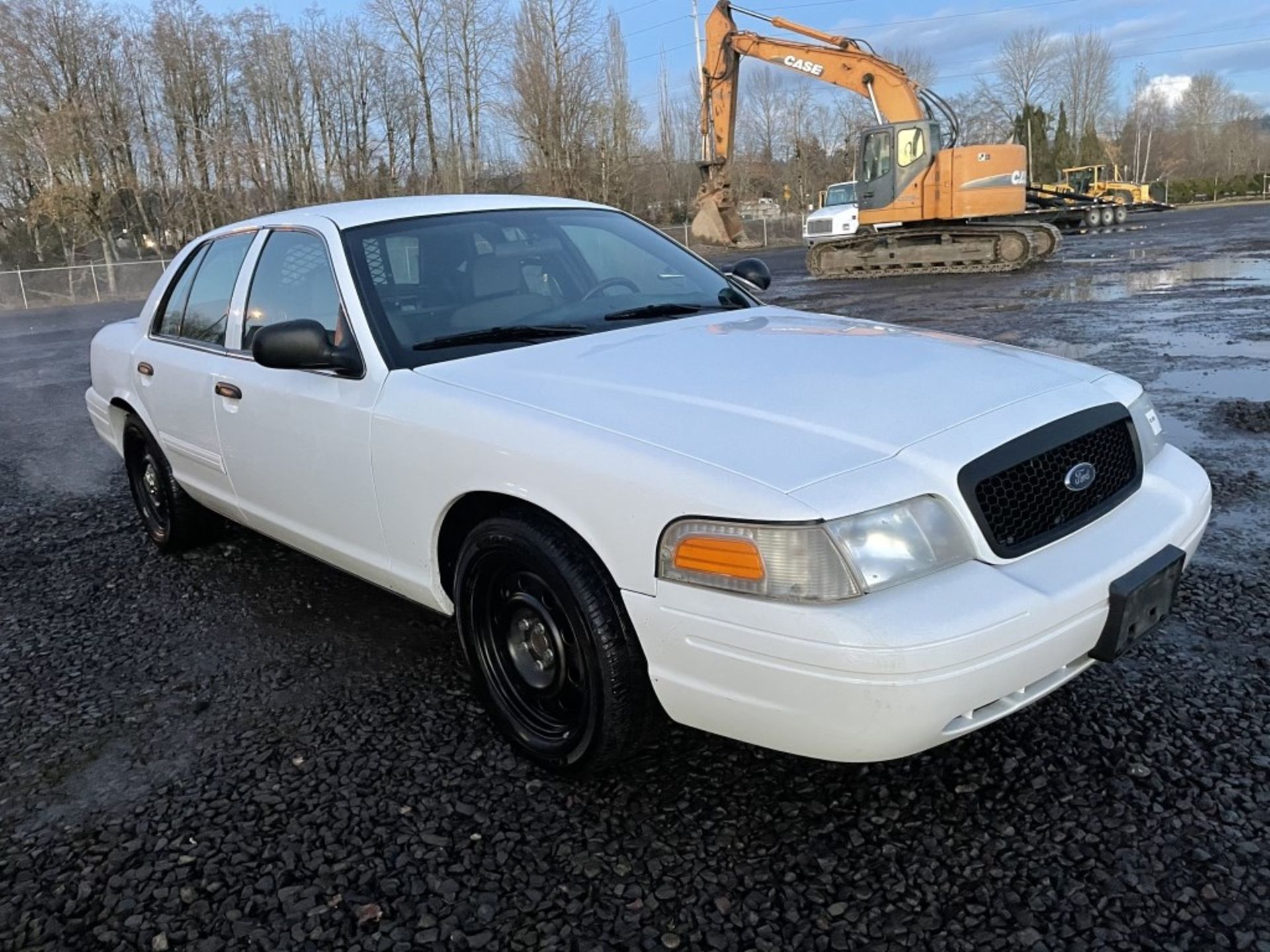 2010 Ford Crown Victoria Sedan - Image 2 of 16