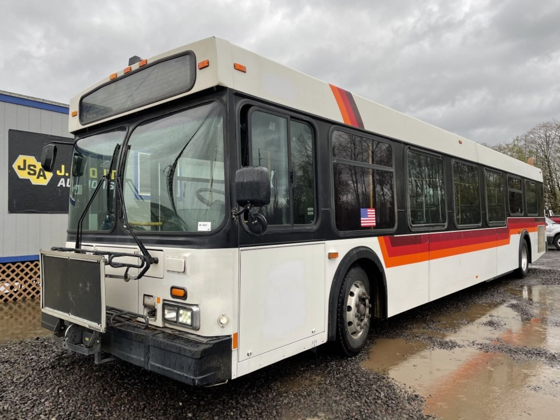 2000 New Flyer D40LF Transit Bus