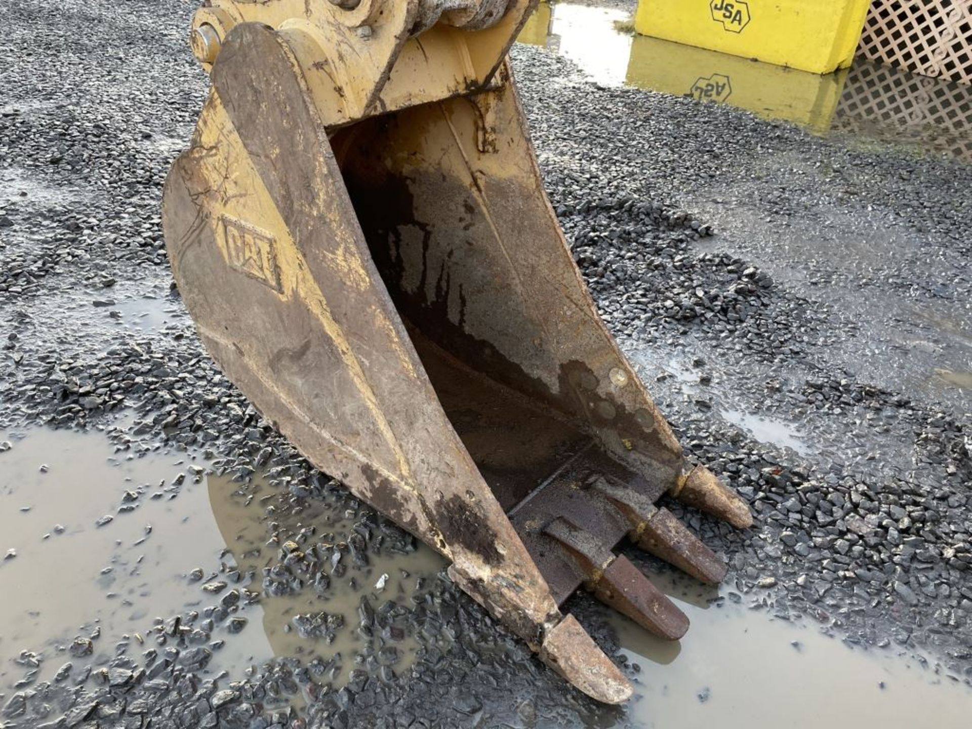 2018 Caterpillar 315F LCR Hydraulic Excavator - Image 5 of 36