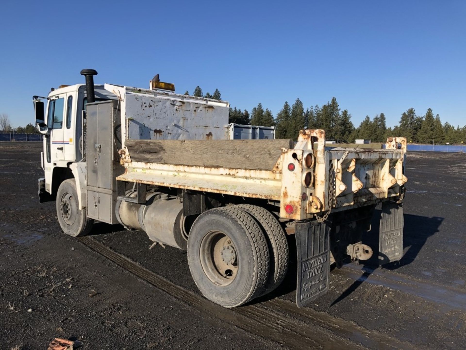 1994 Volvo FL-6 S/A Dump Truck - Image 5 of 26