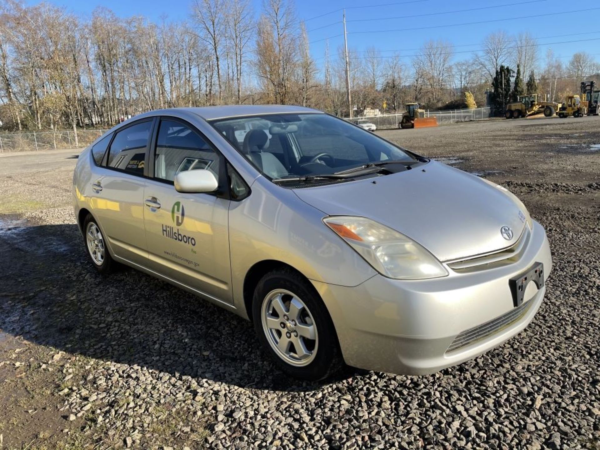 2005 Toyota Prius Sedan - Image 2 of 18