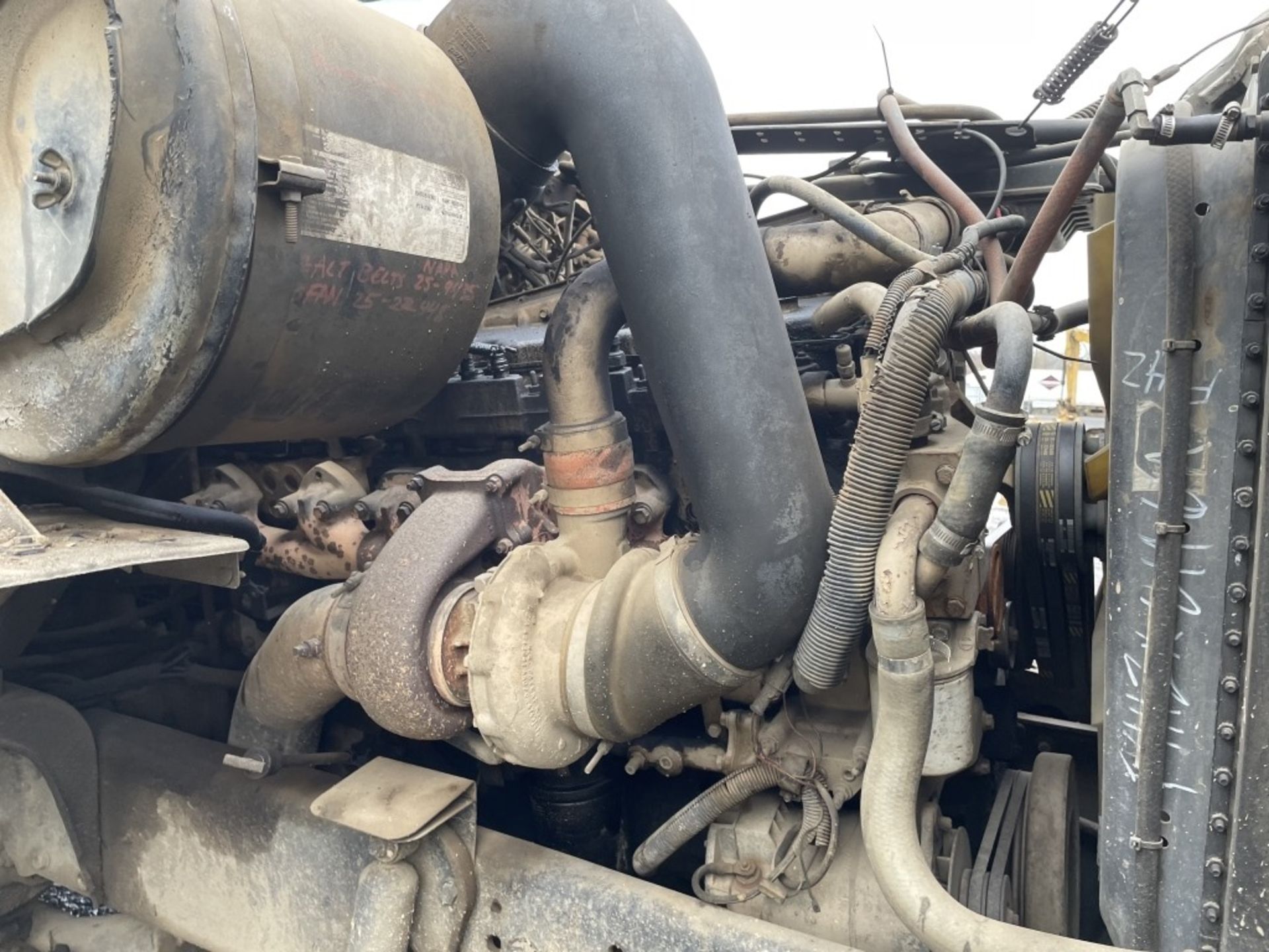 1990 Ford L9000 Fuel & Lube Truck - Image 16 of 27