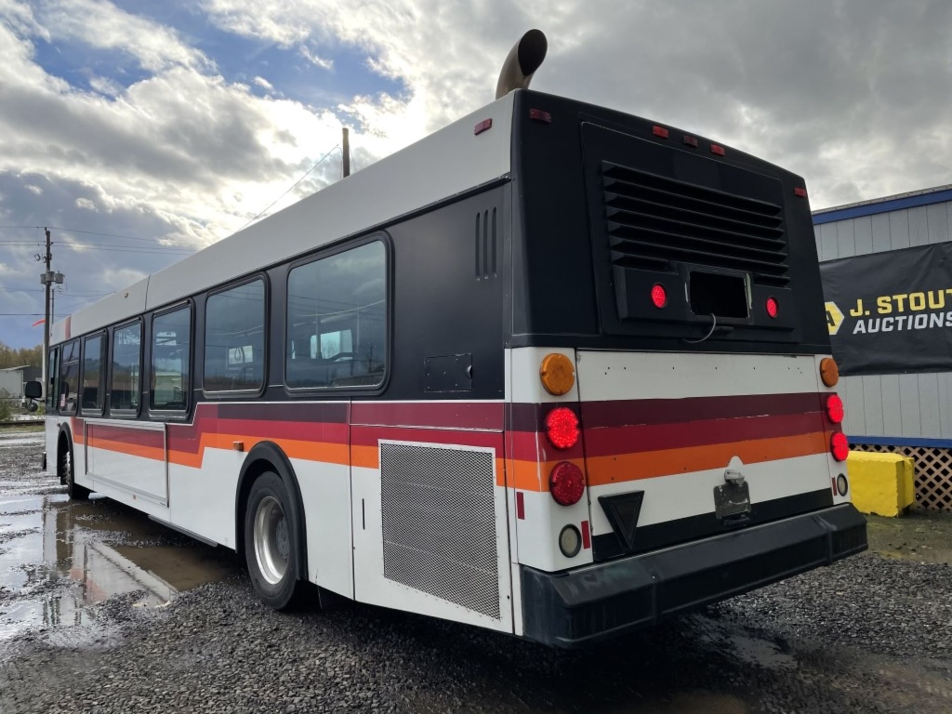 2000 New Flyer D40LF Transit Bus - Image 4 of 24