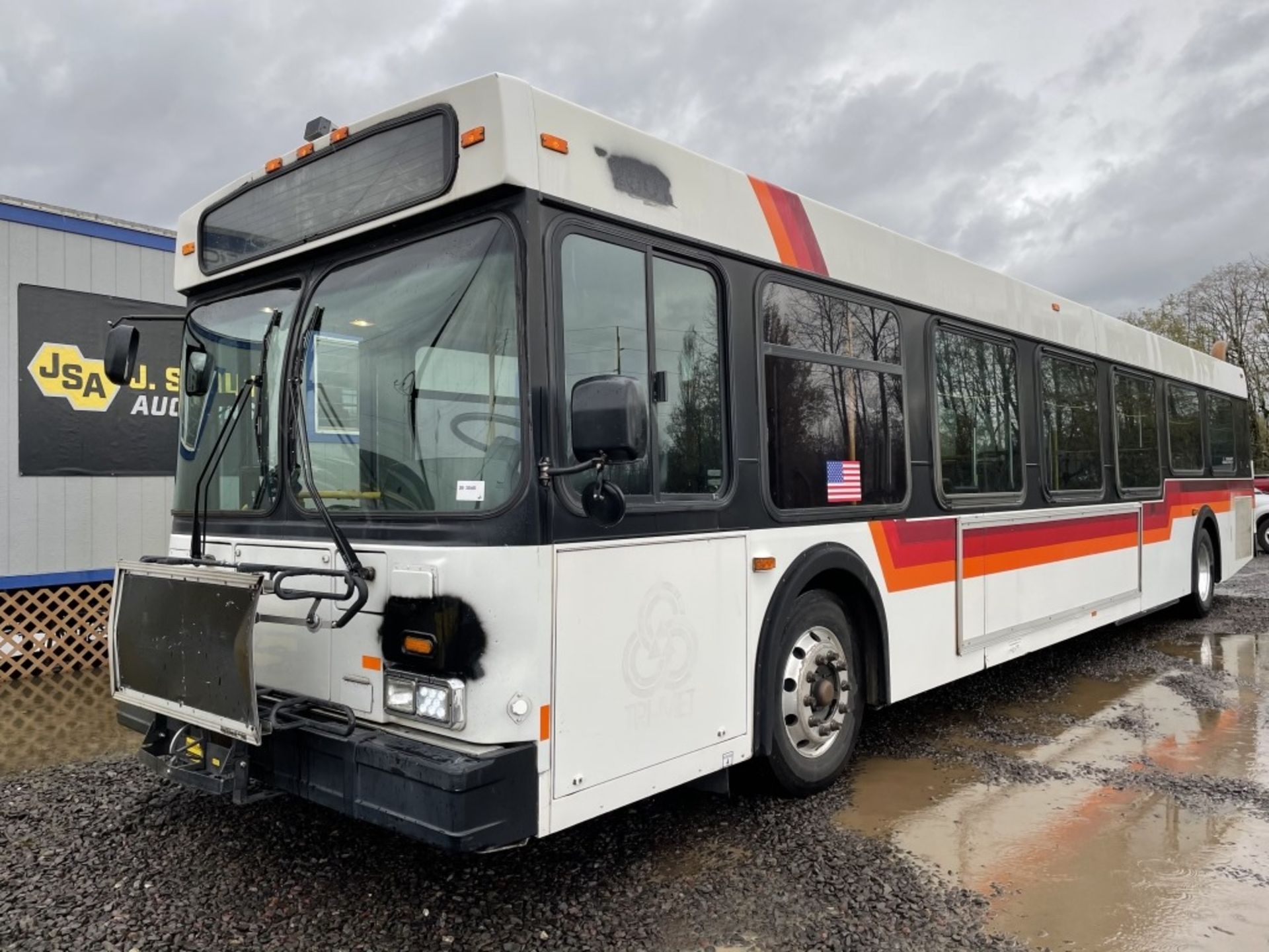 2000 New Flyer D40LF Transit Bus