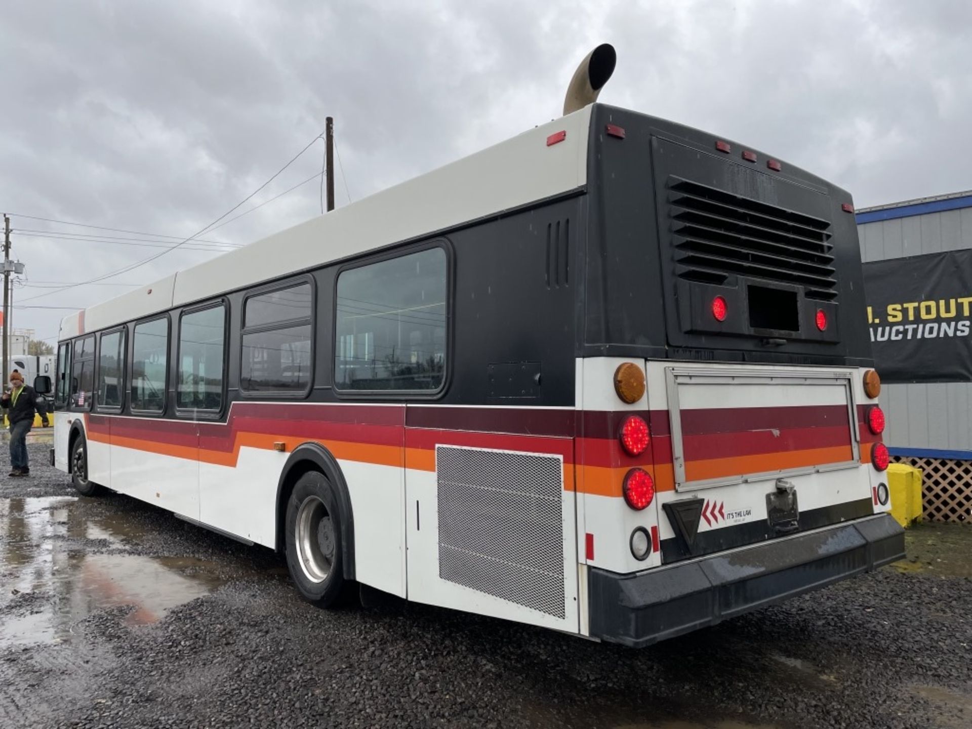 2000 New Flyer D40LF Transit Bus - Image 4 of 25