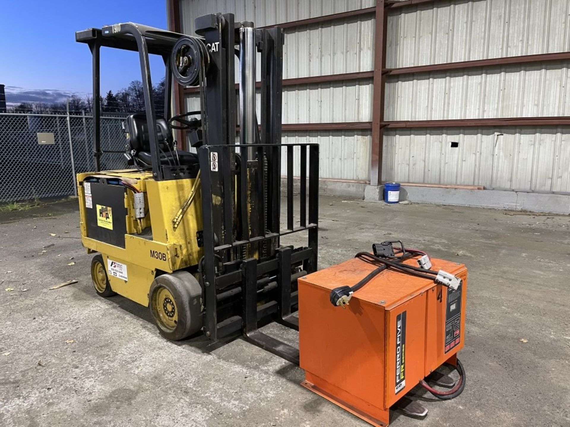 Caterpillar M30B Forklift - Image 2 of 17