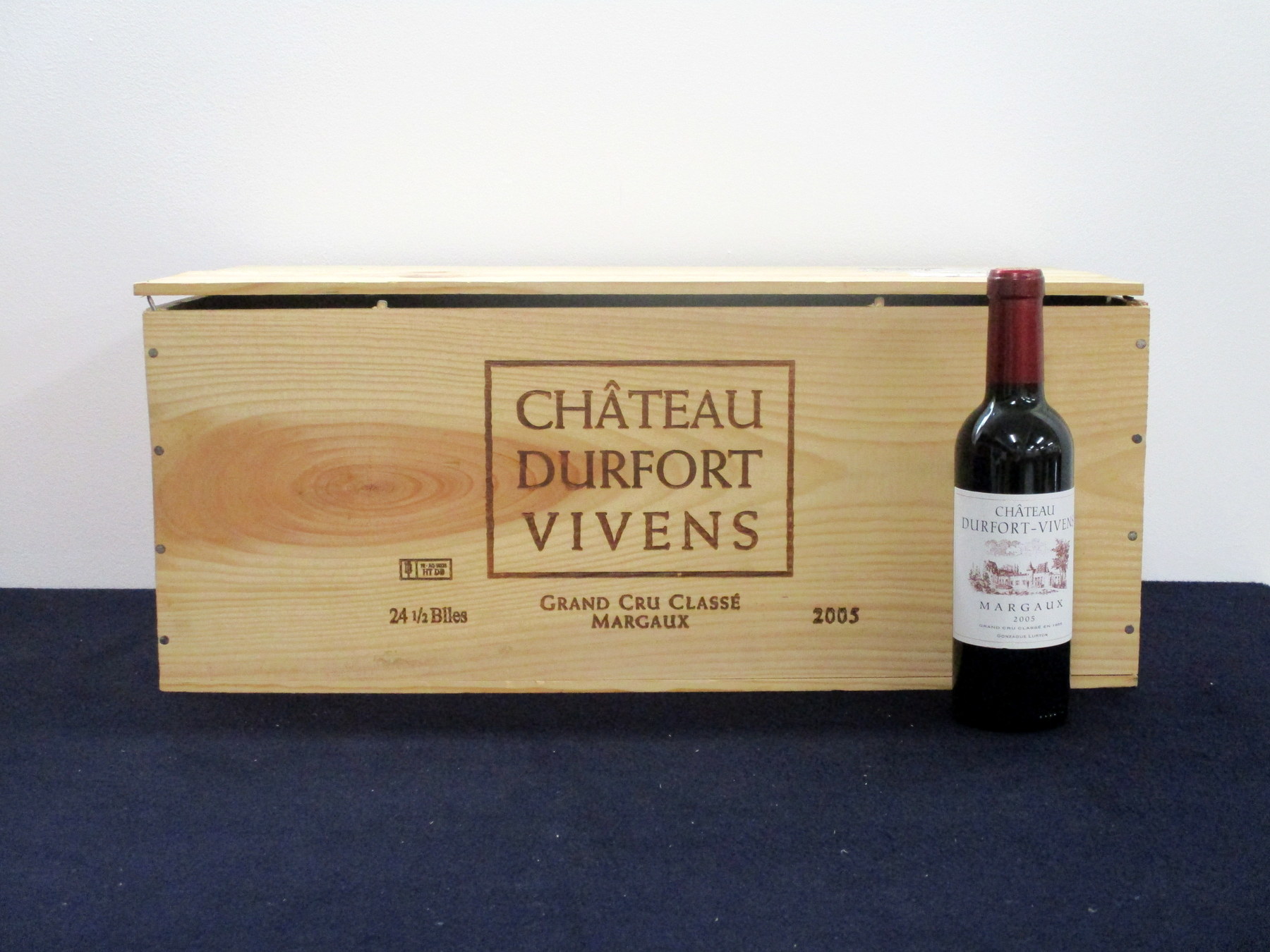 11 hf bts Ch. Durfort-Vivens 2005 owc (24 hf bts) Margaux, 2me Cru Classé