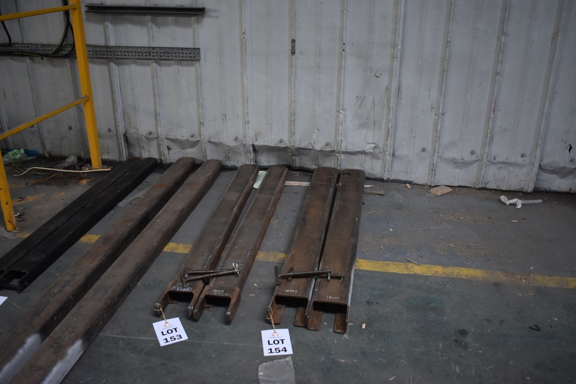 SET 5 FT FORKLIFT EXTENSIONS (LIFT OUT £10.00)