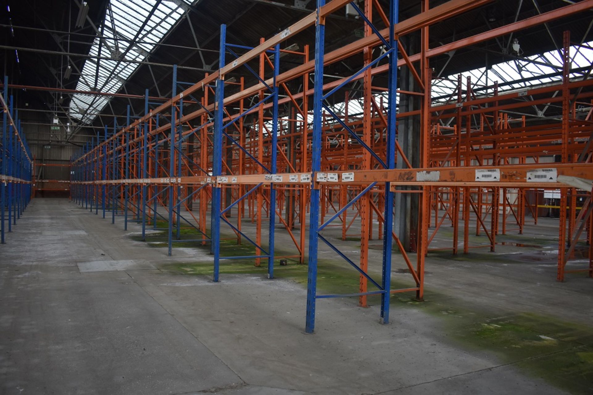 16 X BAYS OF 3 MTR HIGH BOLTLESS PALLET RACKING CONSISTING OF 68 BEAMS 17 X FRAMES - Image 2 of 2