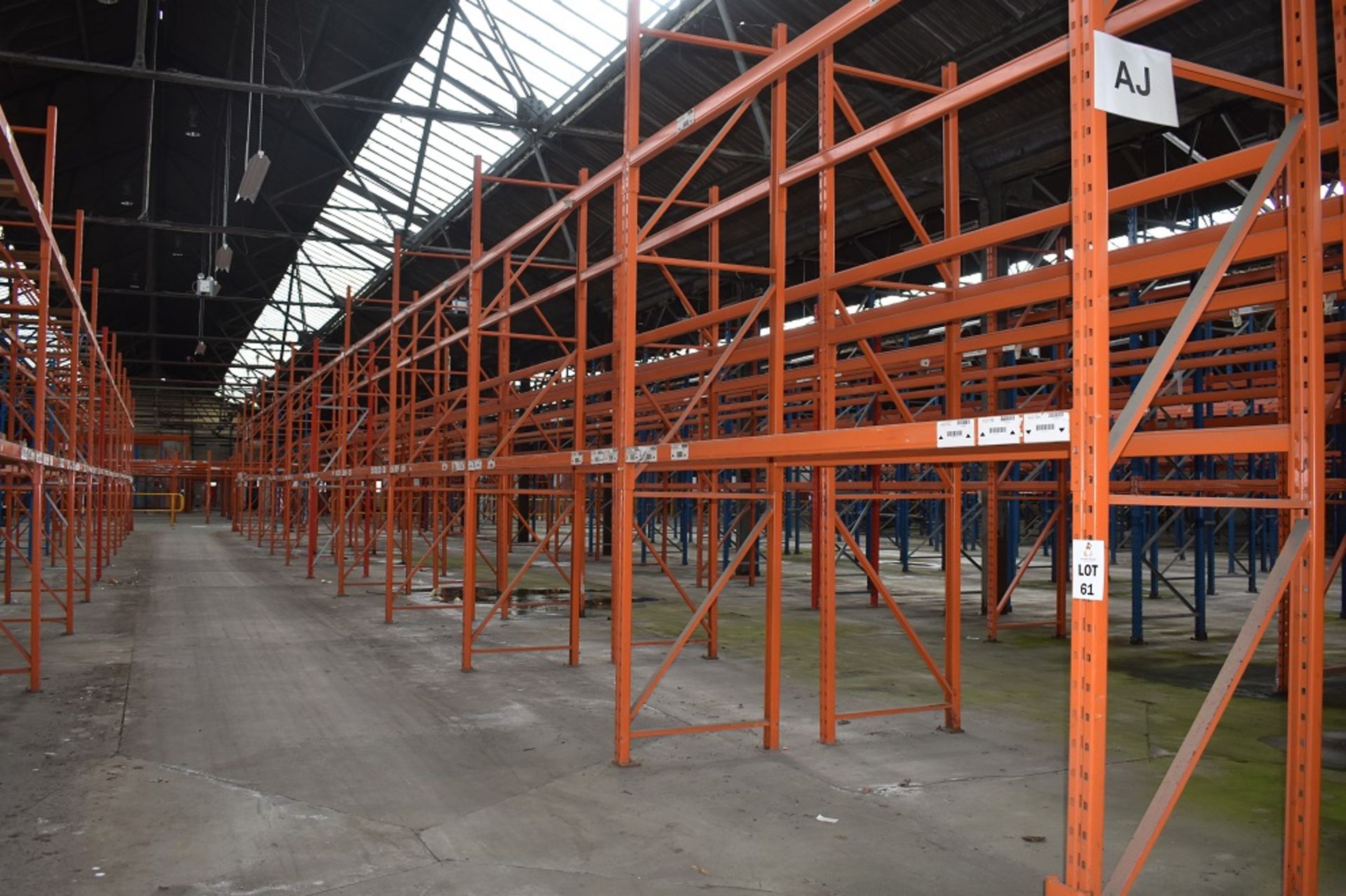 11 X BAYS OF 3 MTR HIGH BOLTLESS PALLET RACKING CONSISTING OF 44 BEAMS 12 X FRAMES - Image 2 of 2