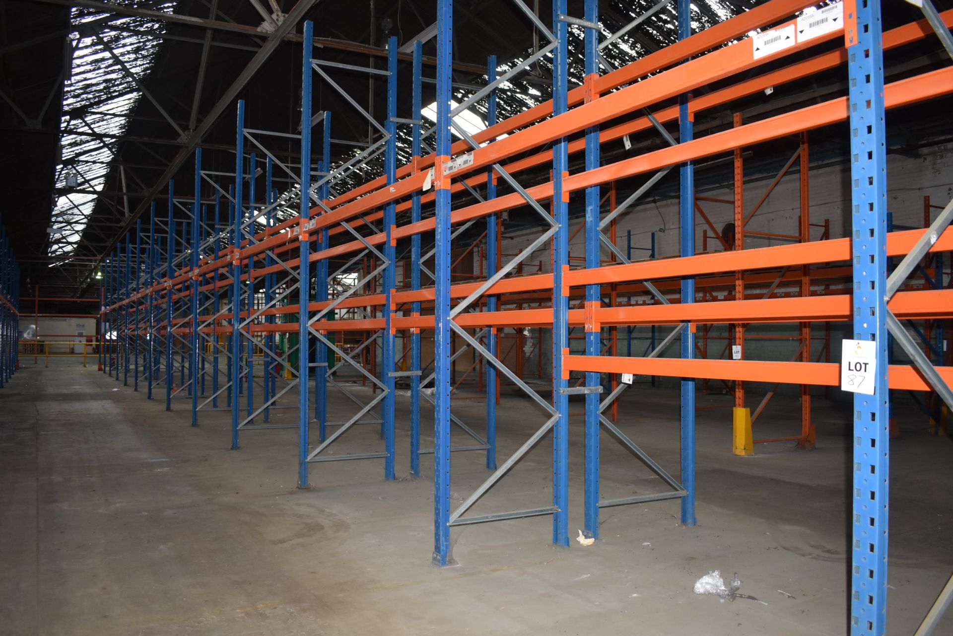 12 X BAYS OF 3 MTR HIGH BOLTLESS PALLET RACKING CONSISTING OF 48 BEAMS 17 X FRAMES - Image 2 of 2