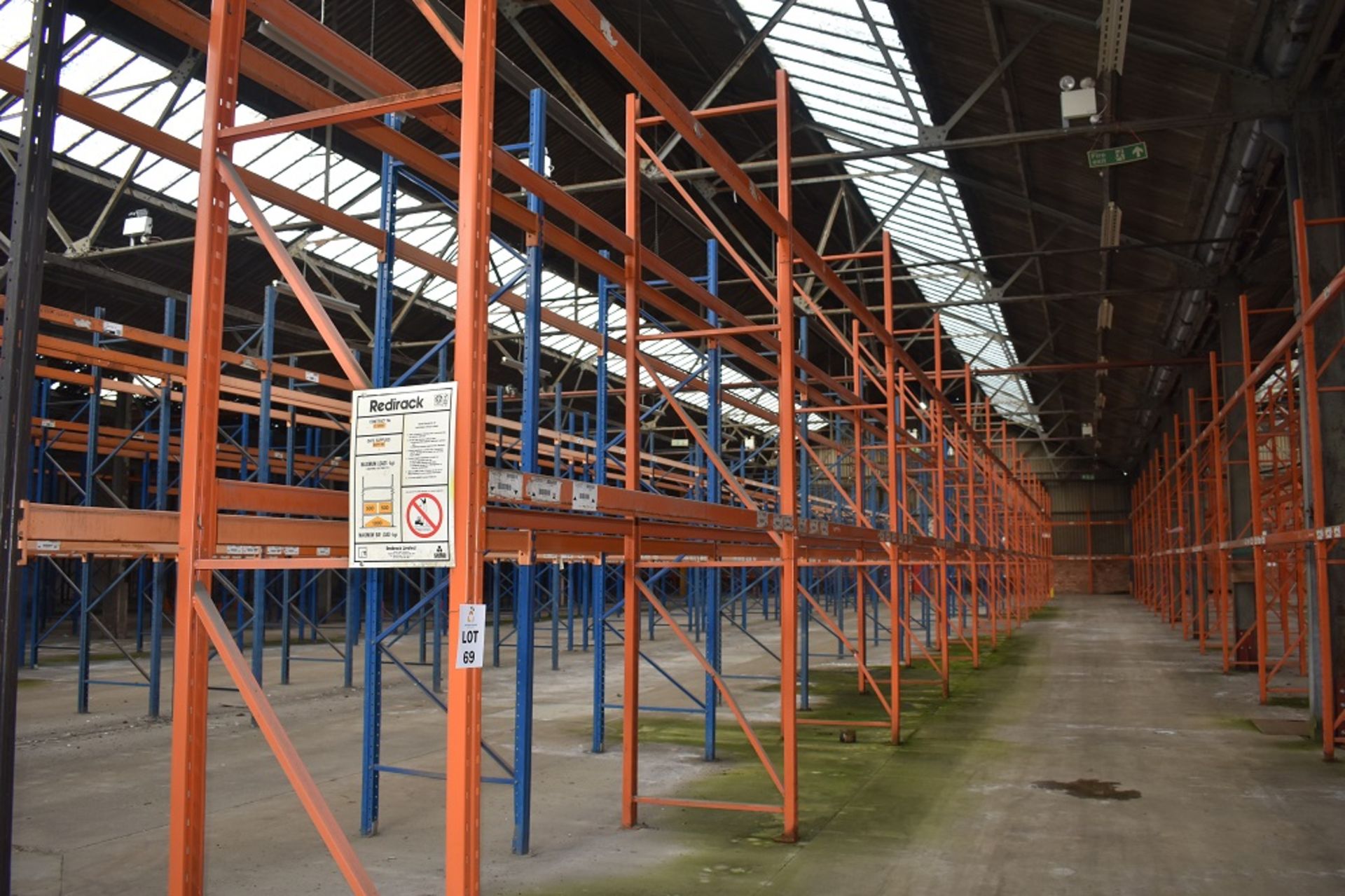 14 X BAYS OF 3 MTR HIGH BOLTLESS PALLET RACKING CONSISTING OF 56 BEAMS 15 X FRAMES - Image 3 of 3