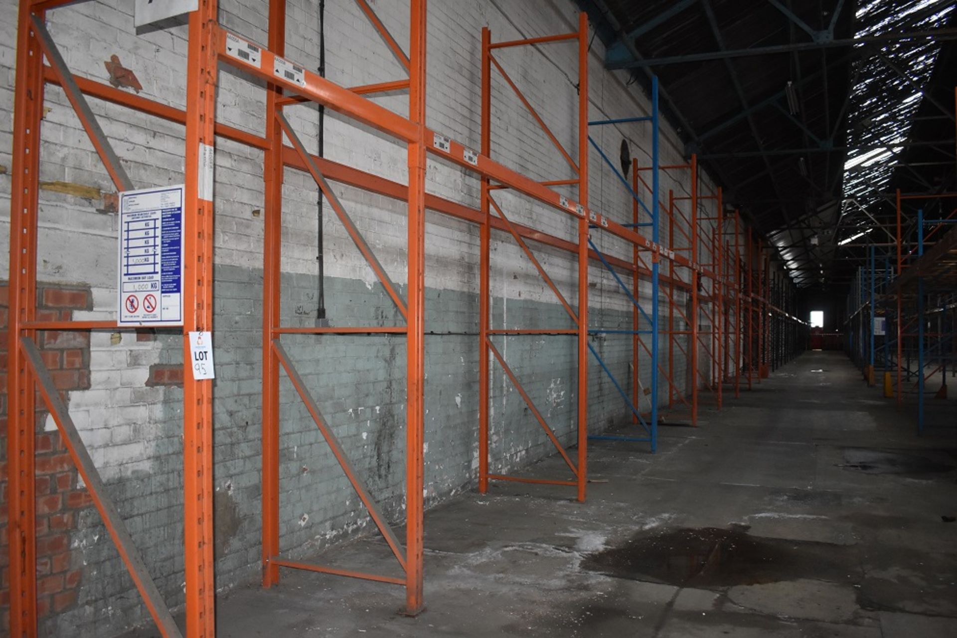 9 X BAYS OF 3 MTR HIGH BOLTLESS PALLET RACKING CONSISTING OF 18 BEAMS 10 X FRAMES - Image 3 of 3
