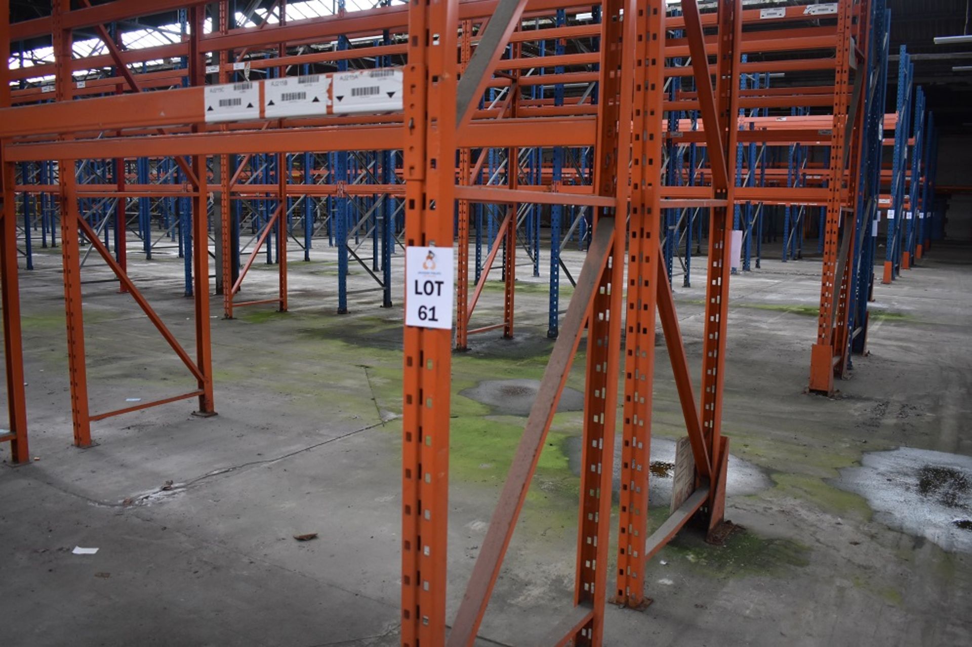 11 X BAYS OF 3 MTR HIGH BOLTLESS PALLET RACKING CONSISTING OF 44 BEAMS 12 X FRAMES