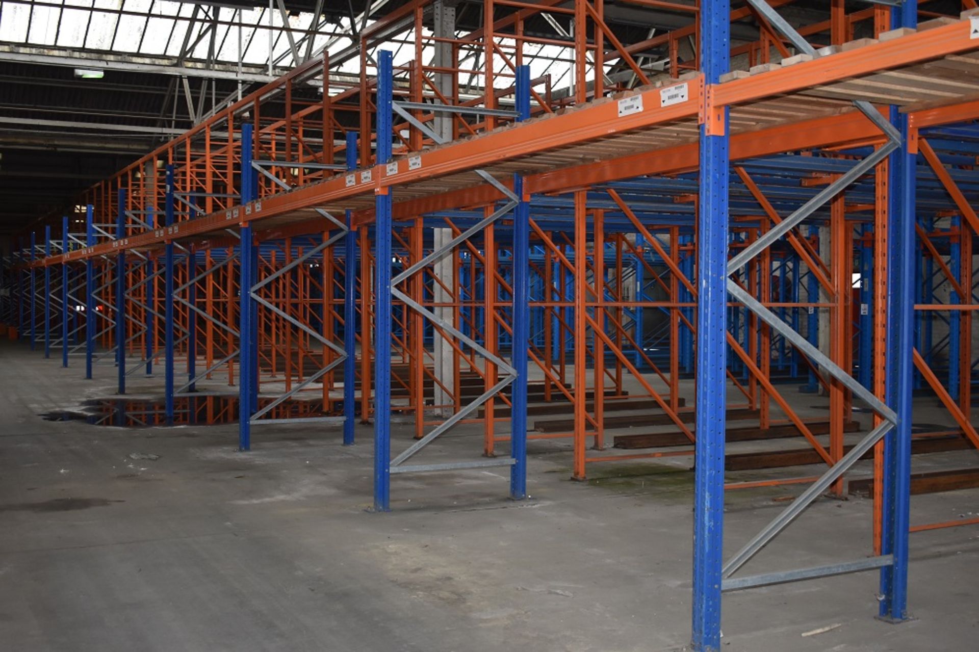 11 X BAYS OF 3 MTR HIGH BOLTLESS PALLET RACKING CONSISTING OF 43 BEAMS 12 X FRAMES - Image 2 of 2