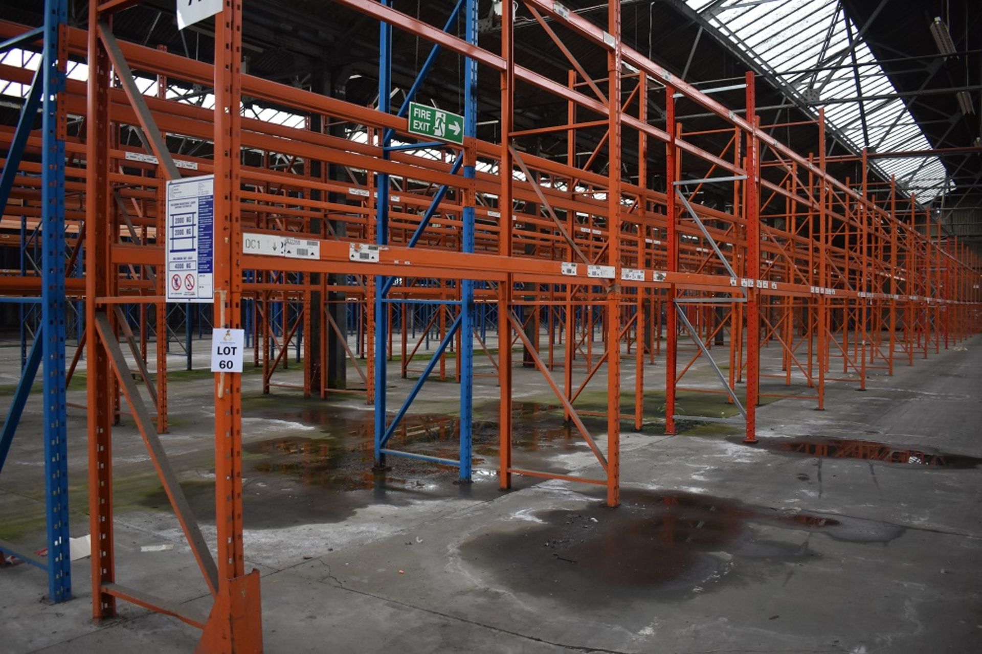 15 X BAYS OF 3 MTR HIGH BOLTLESS PALLET RACKING CONSISTING OF 60 BEAMS 16 X FRAMES - Image 2 of 3