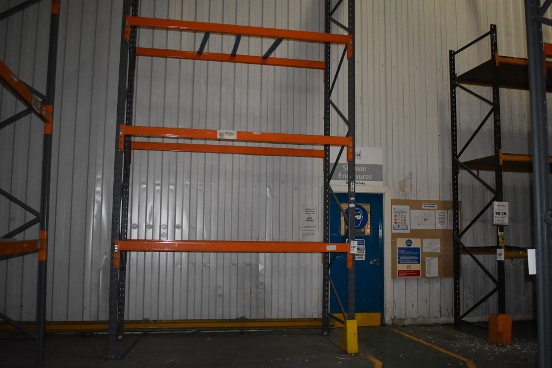 3 X BAYS OF 3 MTR HIGH BOLTLESS PALLET RACKING CONSISTING OF 18 BEAMS 5 X FRAMES - Image 3 of 3