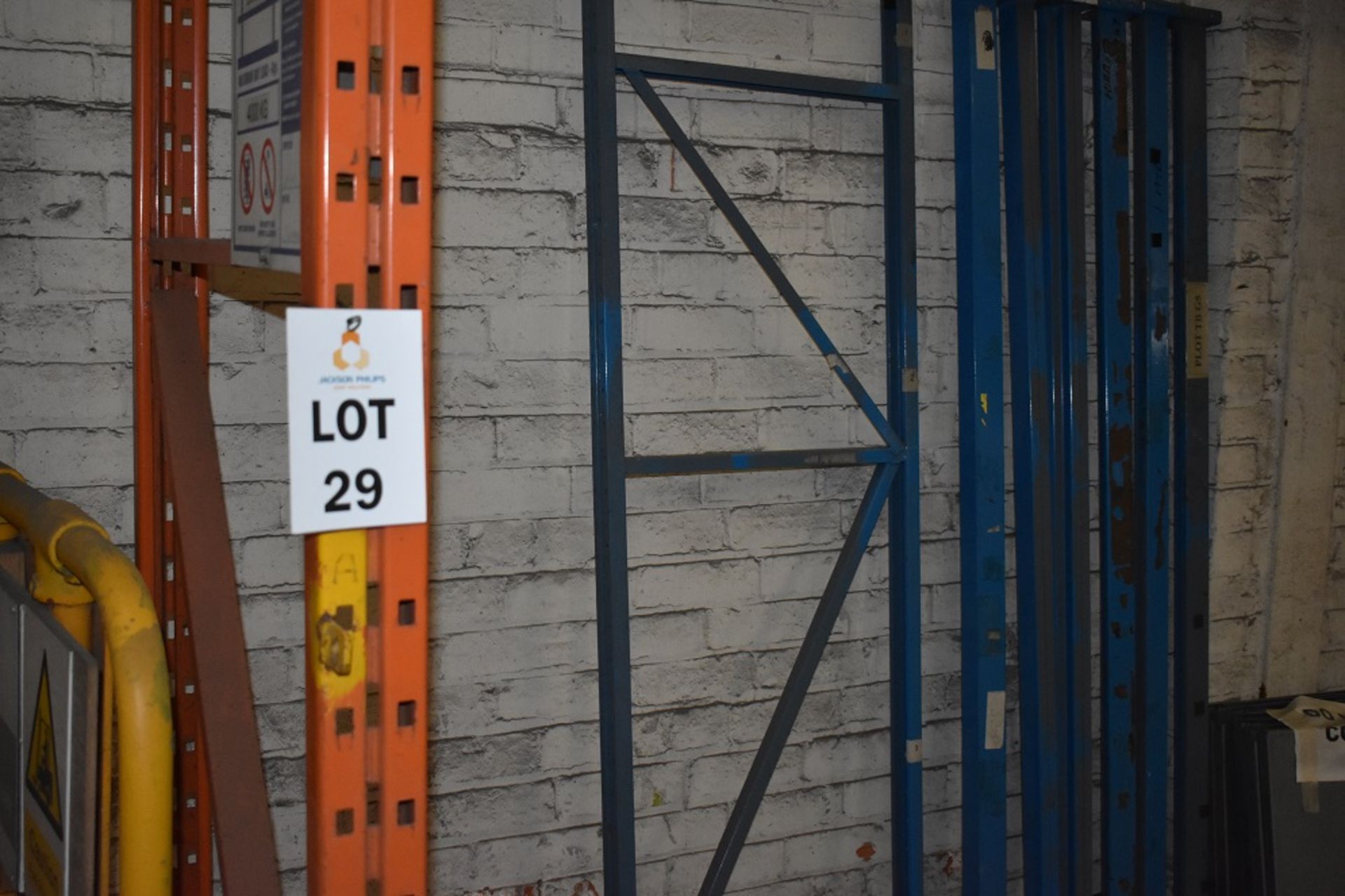 7 X BAYS OF 8 MTR HIGH BOLTLESS PALLET RACKING CONSISTING OF 14 BEAMS 9 X FRAMES