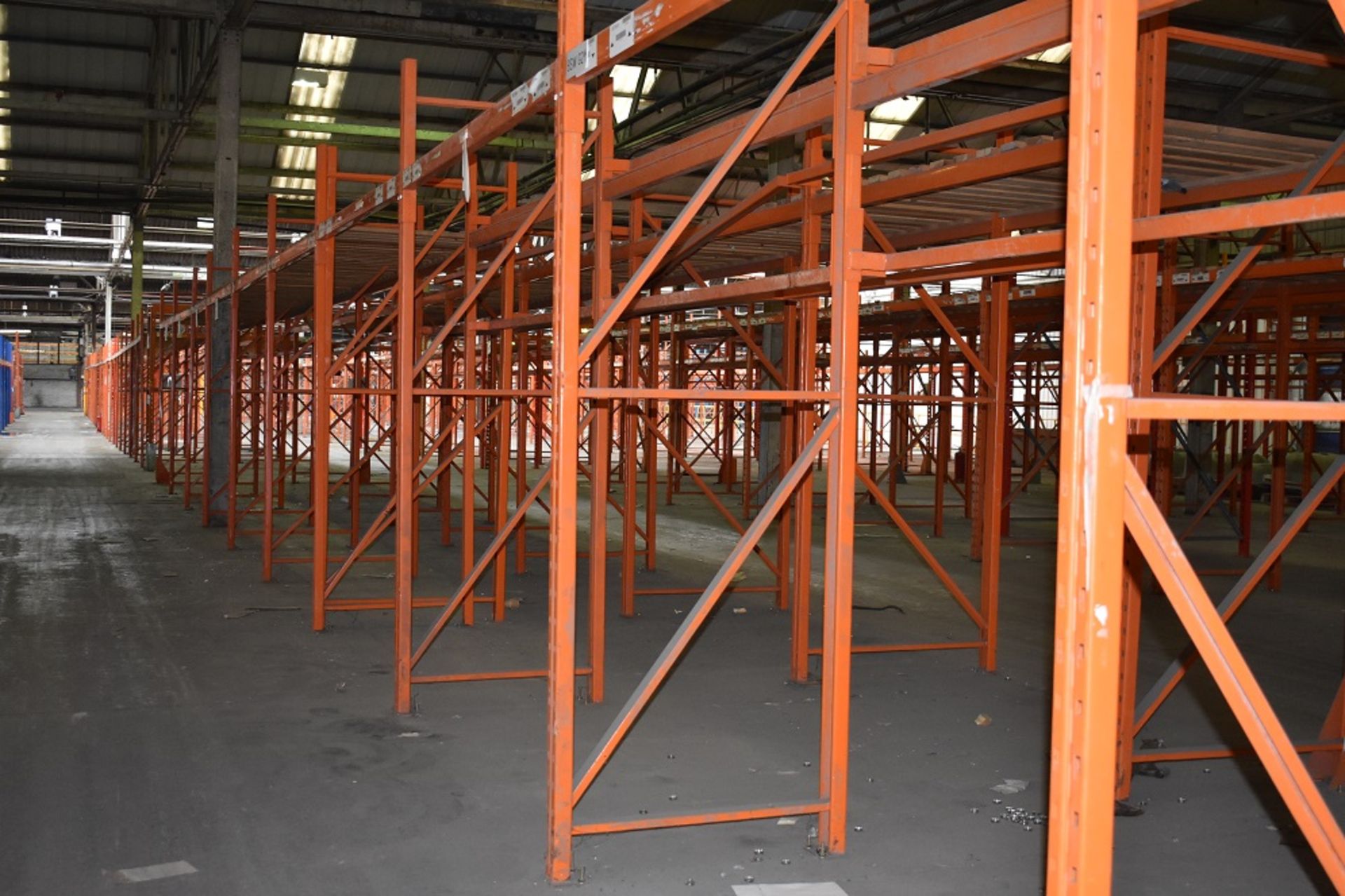 9 X BAYS OF 3 MTR HIGH BOLTLESS PALLET RACKING CONSISTING OF 18 BEAMS 9 X FRAMES - Image 2 of 2