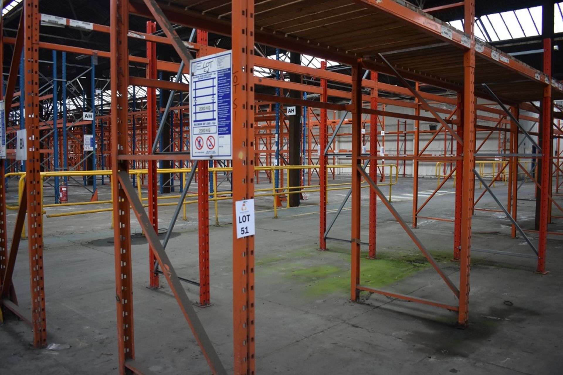 23 X BAYS OF 3 MTR HIGH BOLTLESS PALLET RACKING CONSISTING OF 47 BEAMS 24 X FRAMES