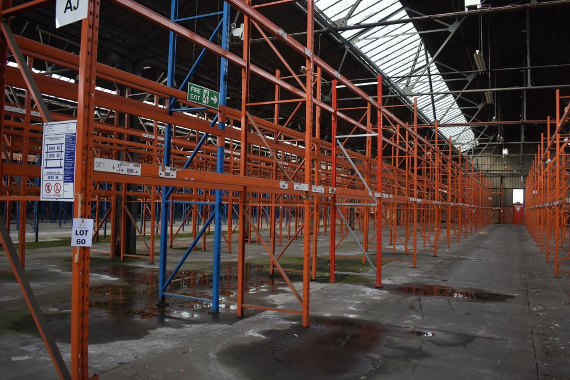 15 X BAYS OF 3 MTR HIGH BOLTLESS PALLET RACKING CONSISTING OF 60 BEAMS 16 X FRAMES - Image 3 of 3