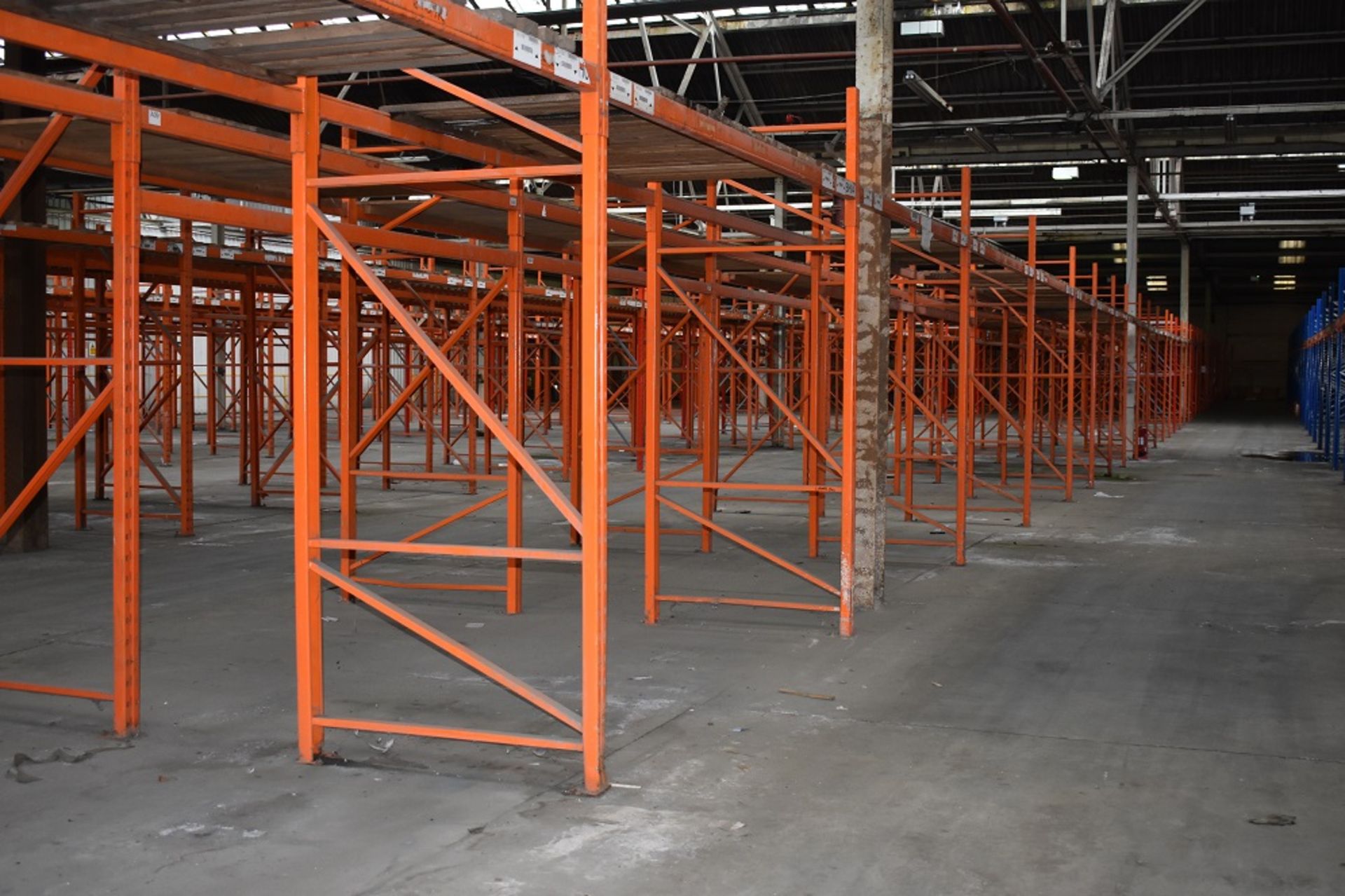 21 X BAYS OF 3 MTR HIGH BOLTLESS PALLET RACKING CONSISTING OF 43 BEAMS 23 X FRAMES - Image 3 of 3