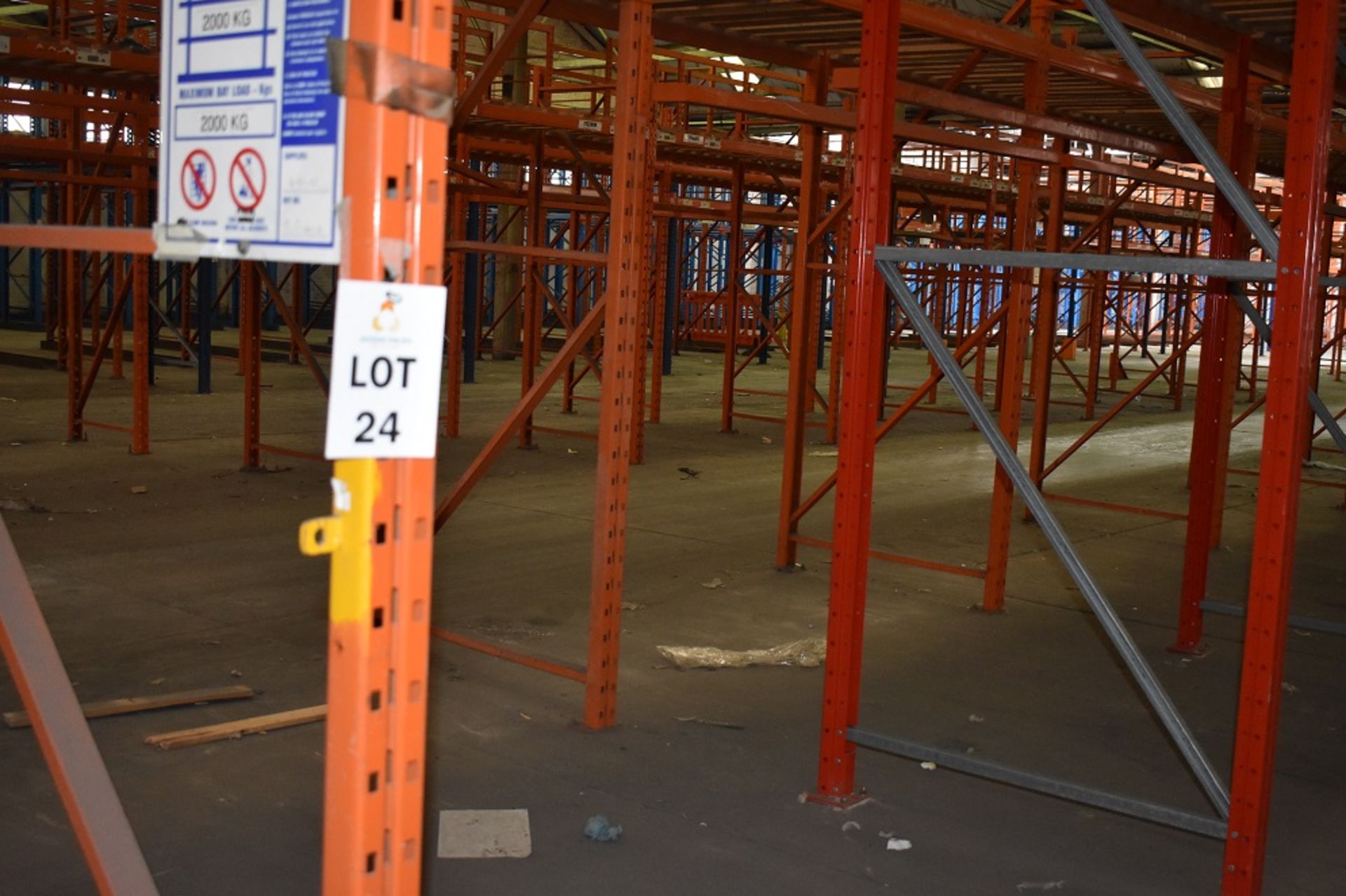 9 X BAYS OF 3 MTR HIGH BOLTLESS PALLET RACKING CONSISTING OF 18 BEAMS 10 X FRAMES