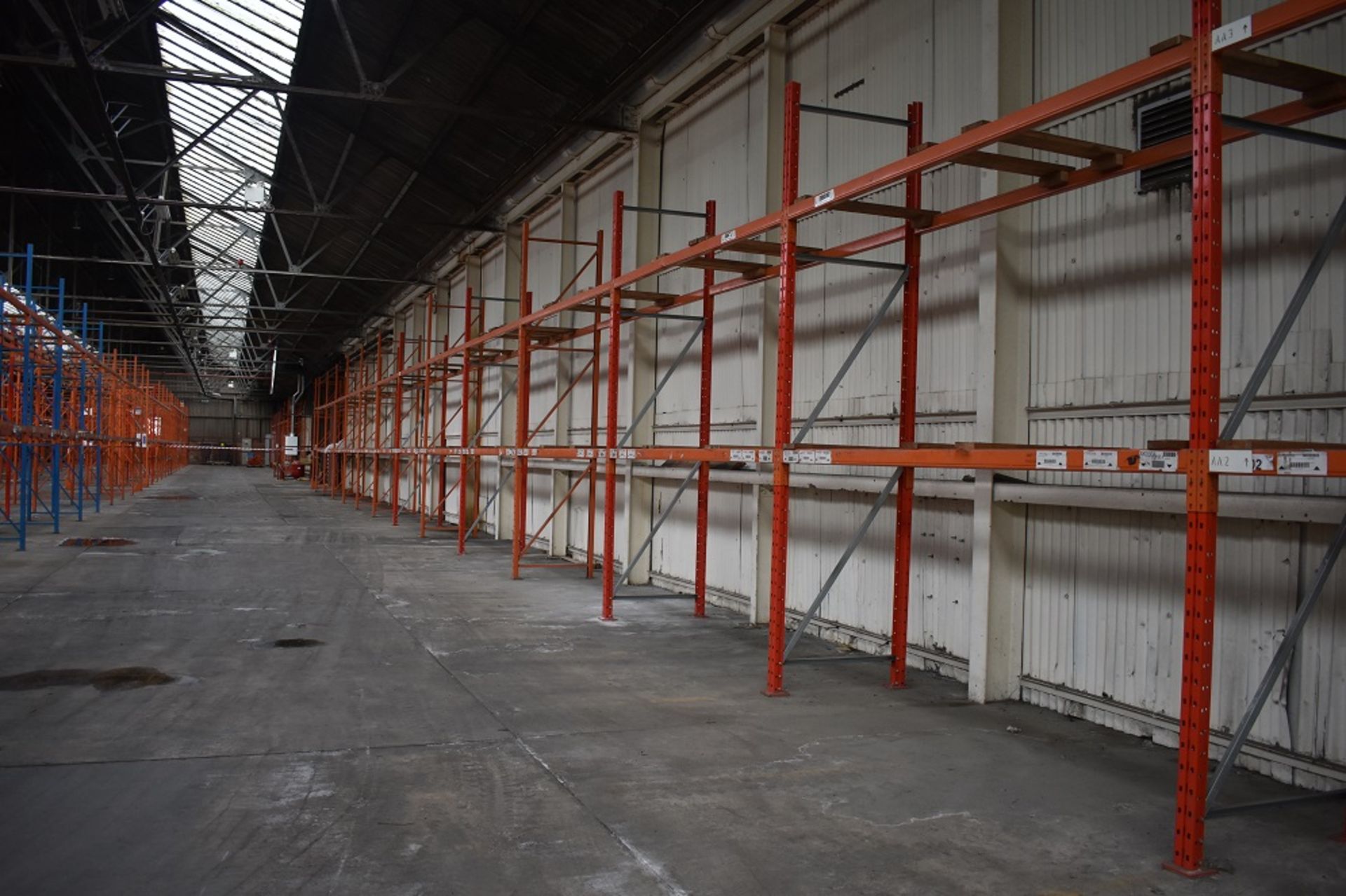 14 X BAYS OF 3 MTR HIGH BOLTLESS PALLET RACKING CONSISTING OF 56 BEAMS 15 X FRAMES