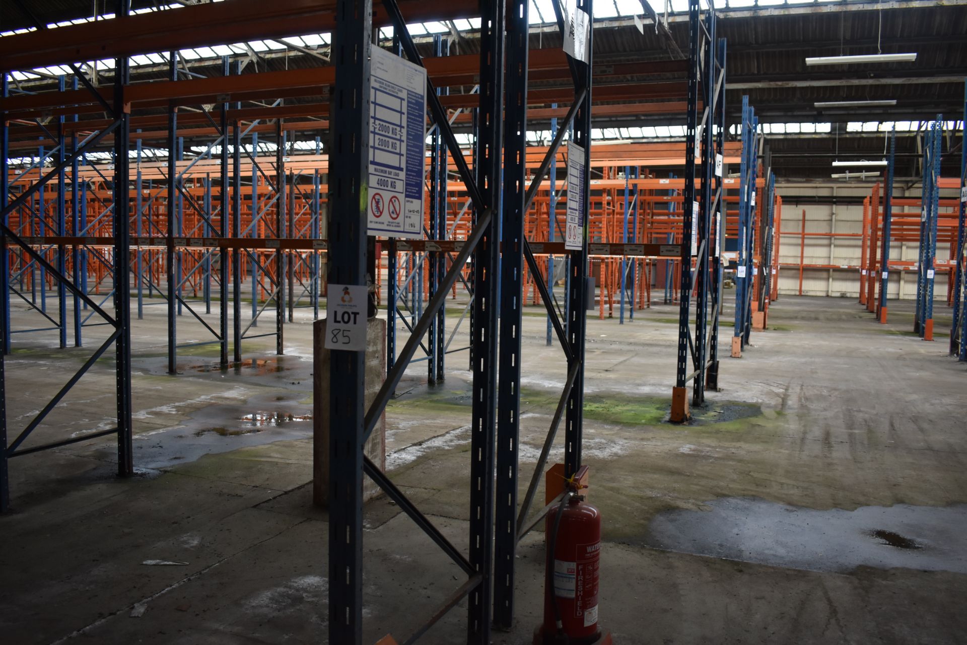 16 X BAYS OF 3 MTR HIGH BOLTLESS PALLET RACKING CONSISTING OF 32 BEAMS 17 X FRAMES