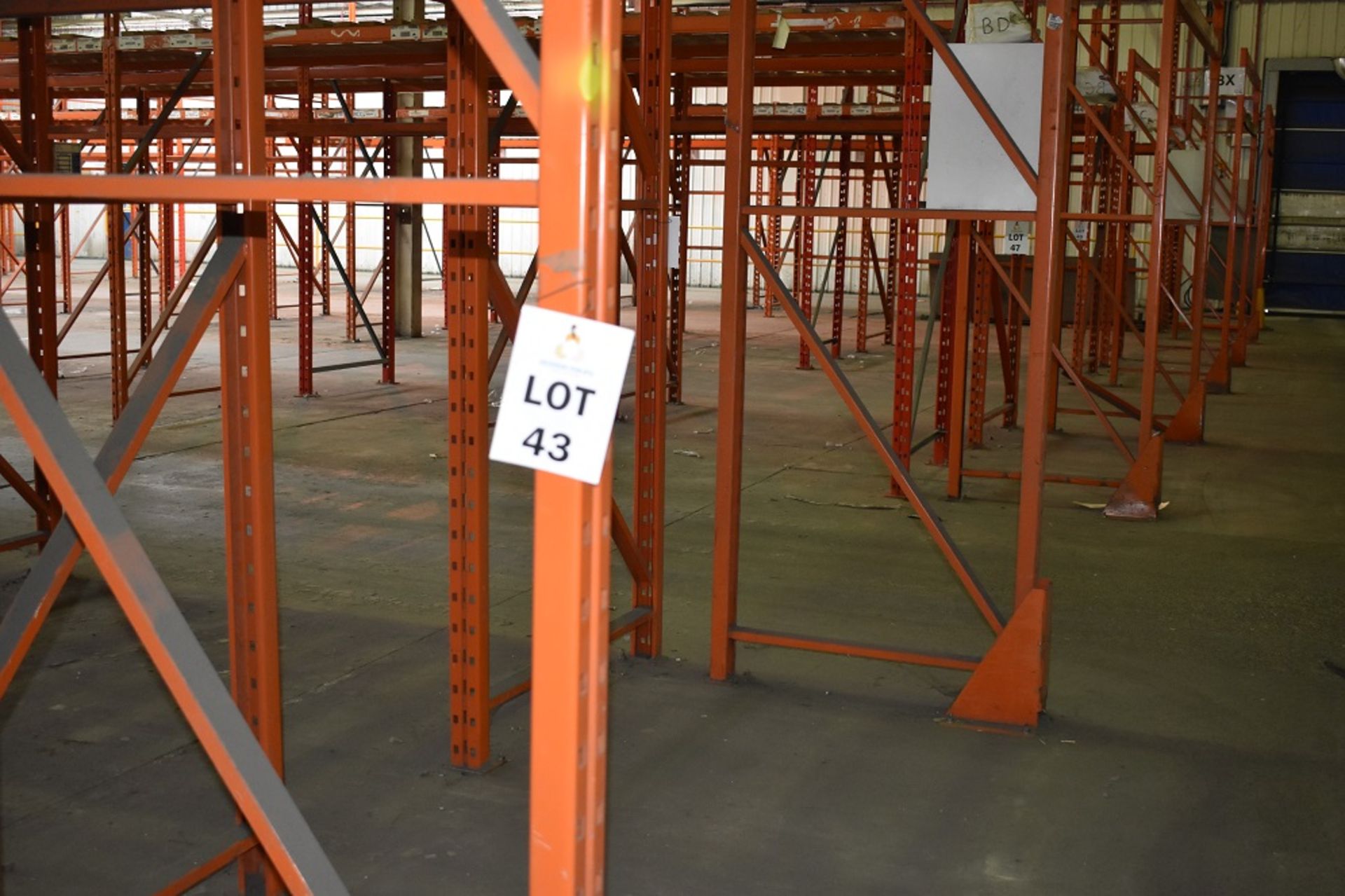 21 X BAYS OF 3 MTR HIGH BOLTLESS PALLET RACKING CONSISTING OF 43 BEAMS 23 X FRAMES