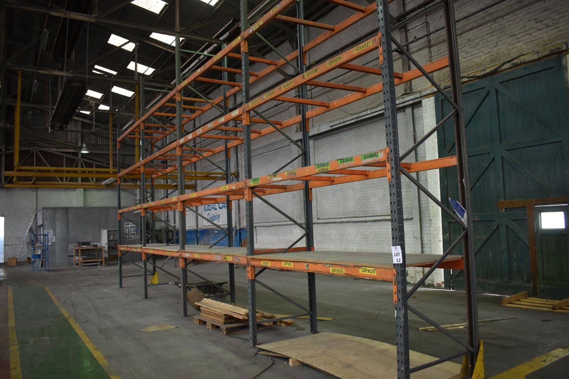 4 BAYS 7MTR RACKING 5 FRAMES 32 BEAMS