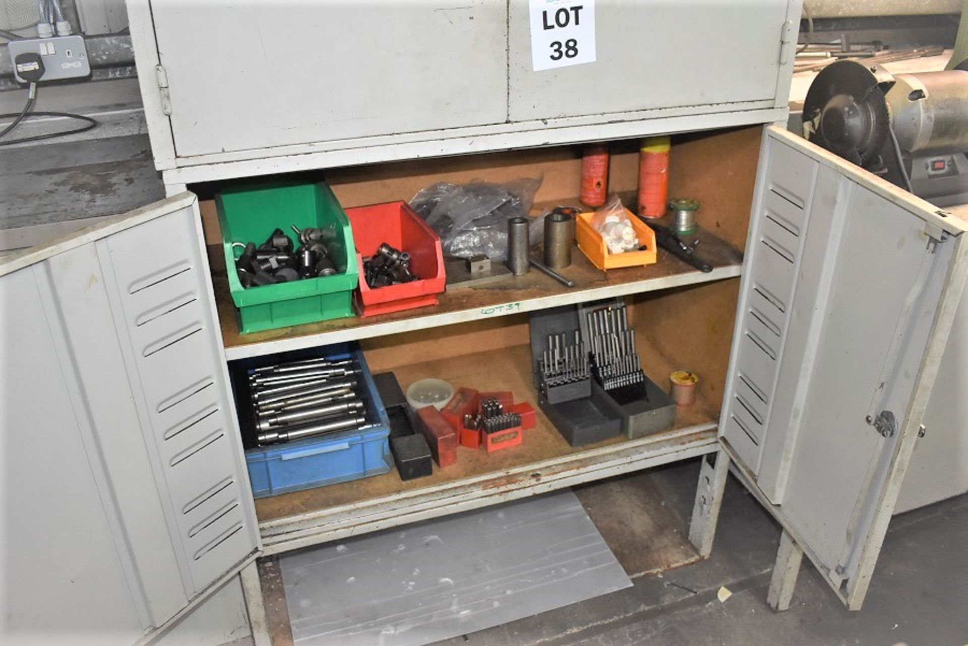 1 X STEEL CABINET & CONTENTS OF VARIOUS ENGINEERS ITEMS - Image 2 of 2