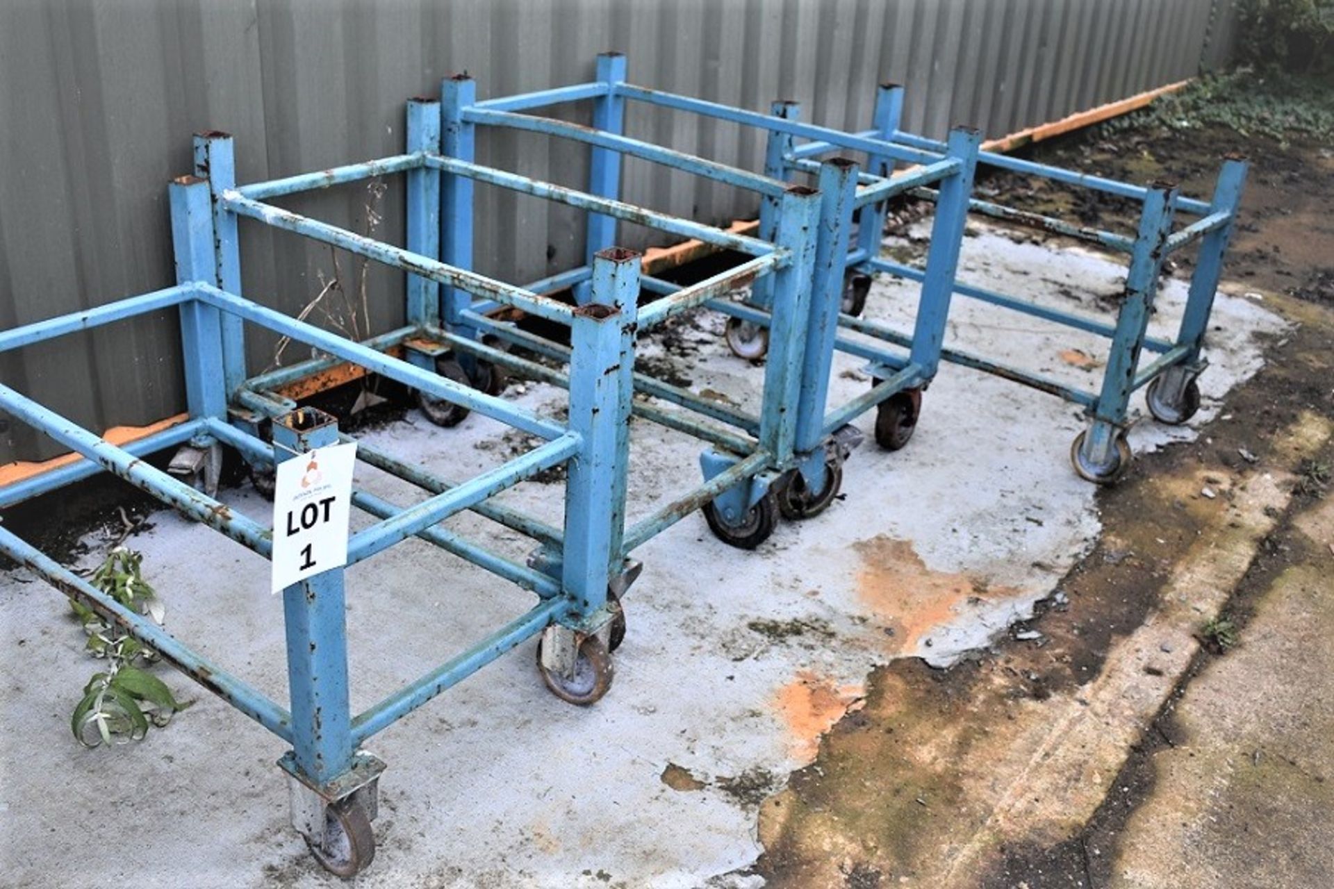 4 X MOBILE METAL PARTS TROLLIES