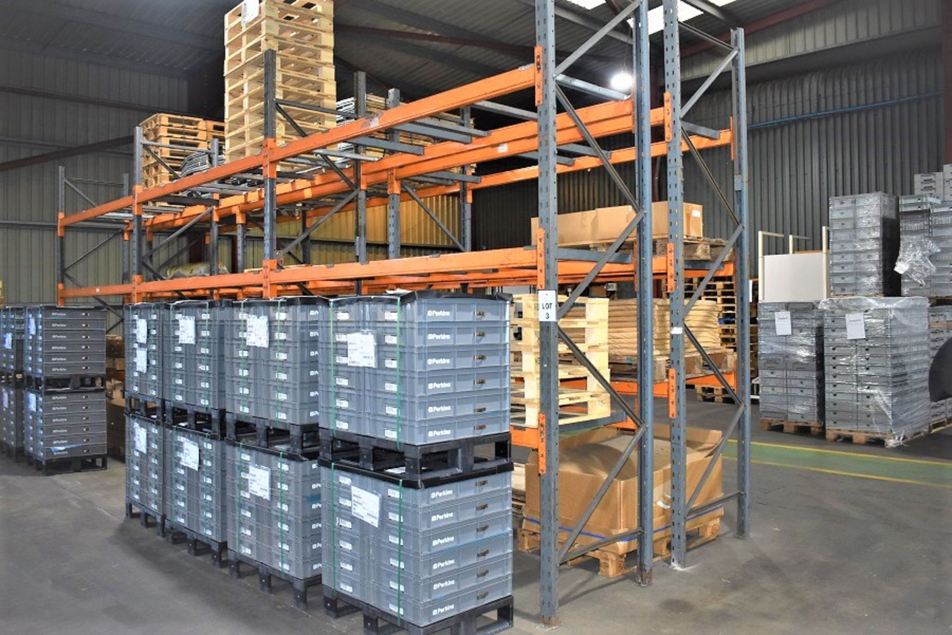 3 X BAYS OF PALLET RACKING 3.5 MTRS 18 BEAMS 4 FRAMES & QTY OF METAL PALLET SUPPORTS
