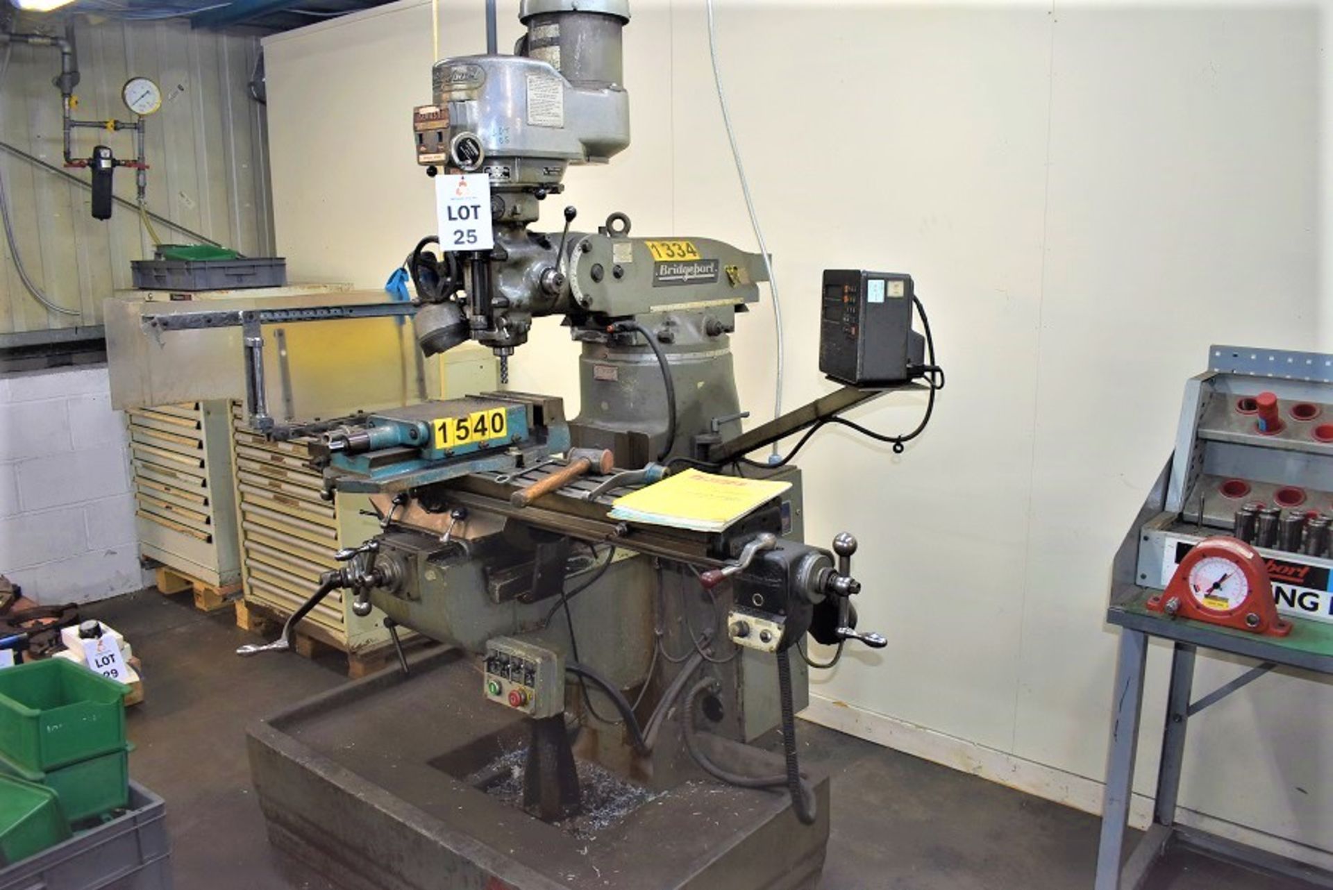 1 BRIDGEPORT SERIES 1 MILLING MACHINE WITH TWIN AXIS CONTROL & 8" MACHINE VICE